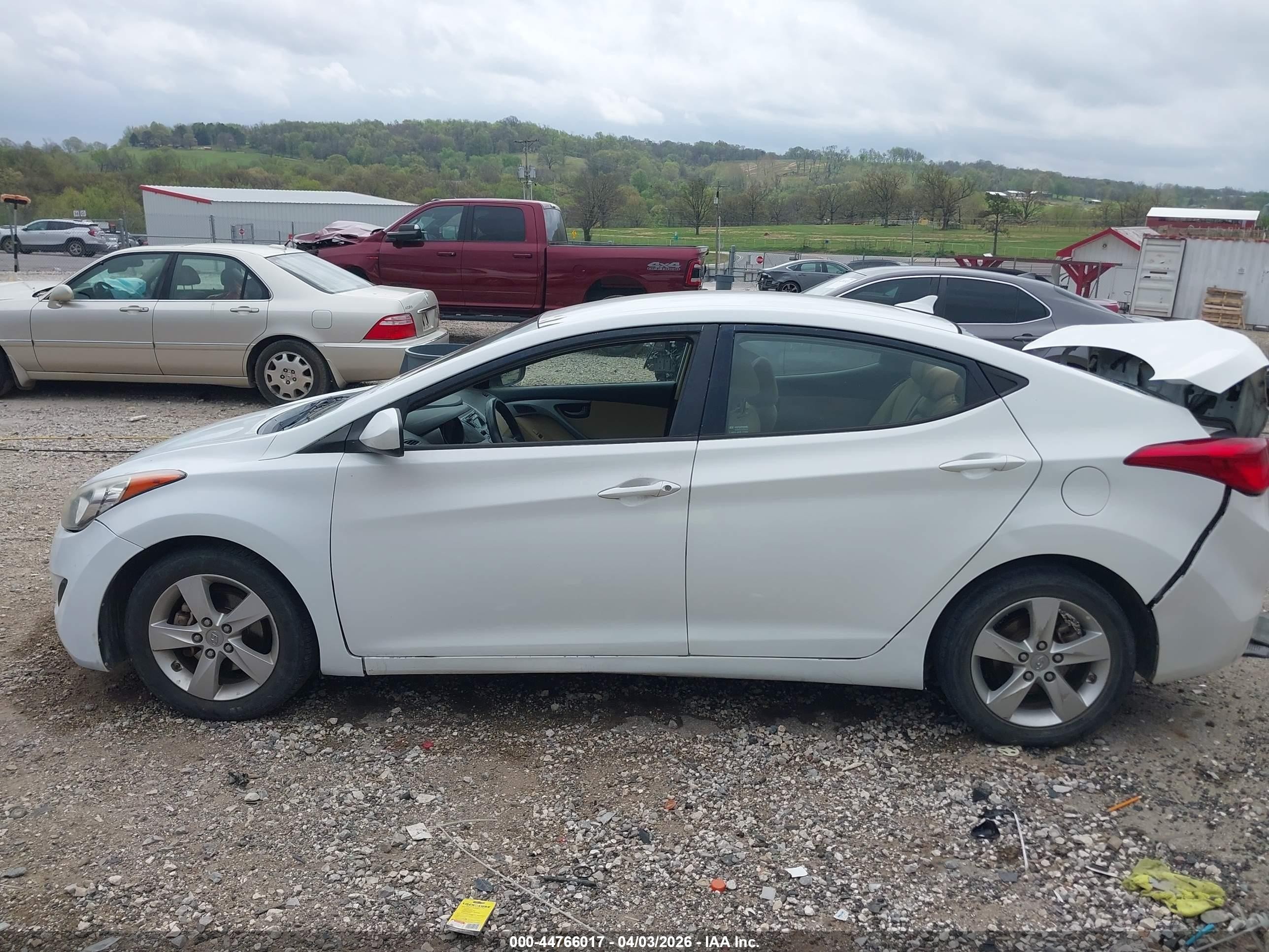 2013 Hyundai Elantra Gls White vin: 5NPDH4AE0DH371602
