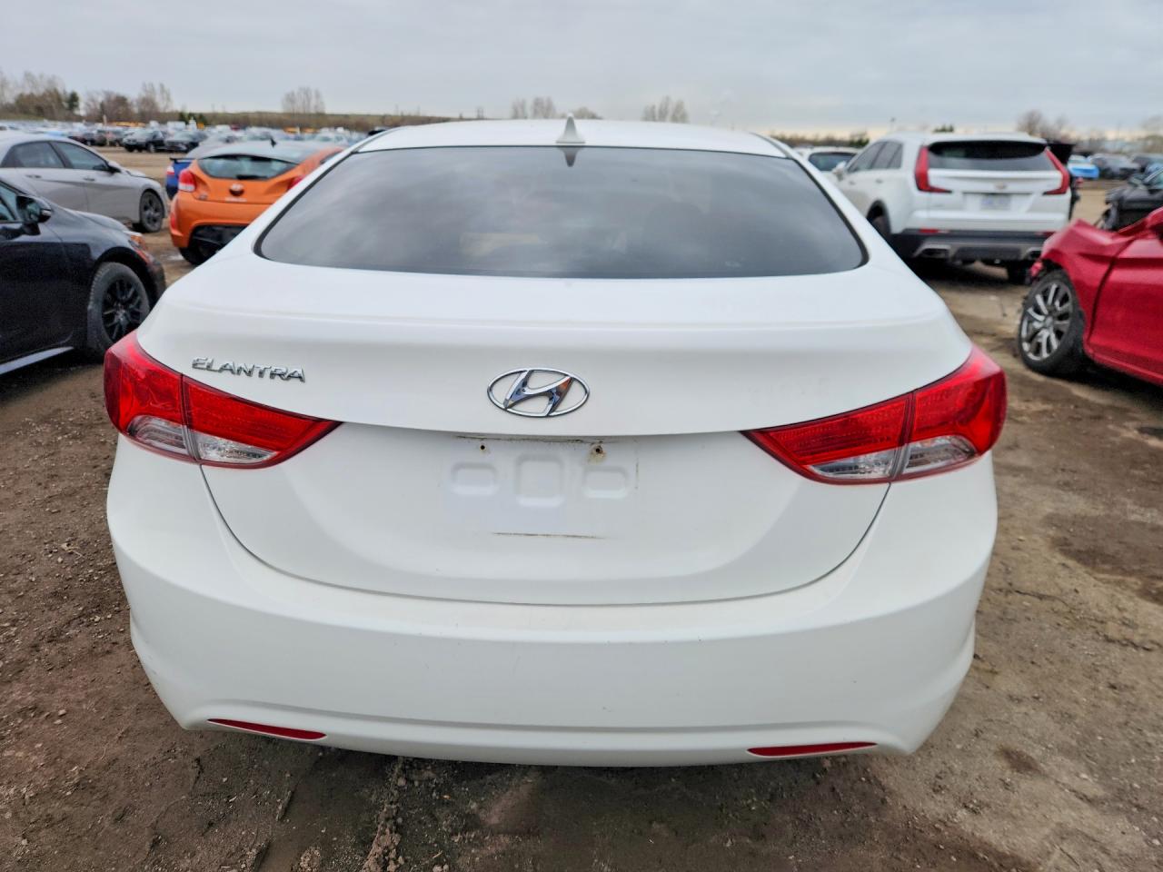 2013 Hyundai Elantra Gls White vin: 5NPDH4AE0DH381241