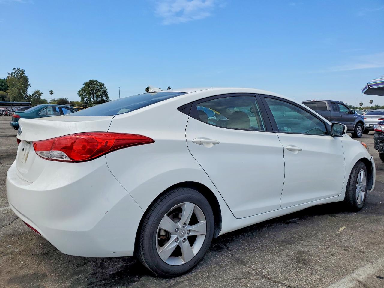 2013 Hyundai Elantra Gls White vin: 5NPDH4AE0DH382955