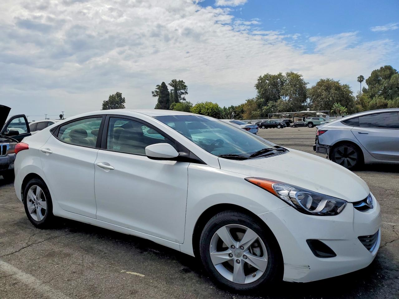 2013 Hyundai Elantra Gls White vin: 5NPDH4AE0DH382955