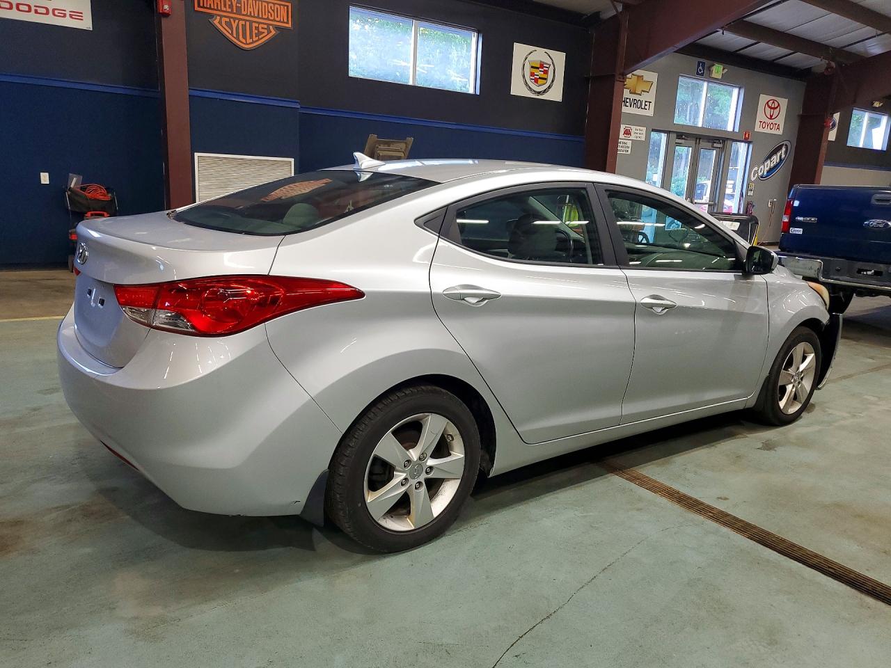 2013 Hyundai Elantra Silver vin: 5NPDH4AE0DH401049