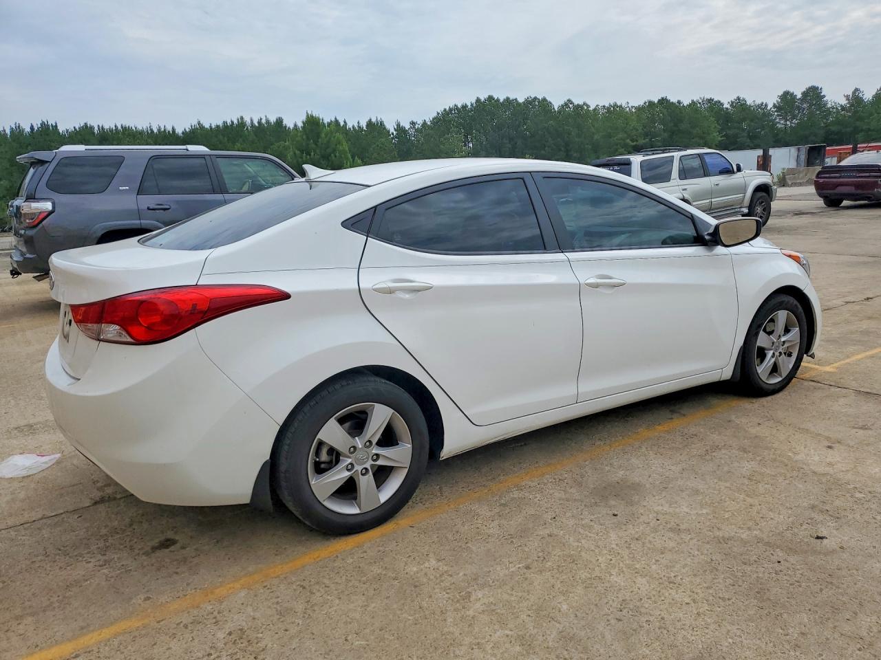 2013 Hyundai Elantra Gls White vin: 5NPDH4AE0DH404078