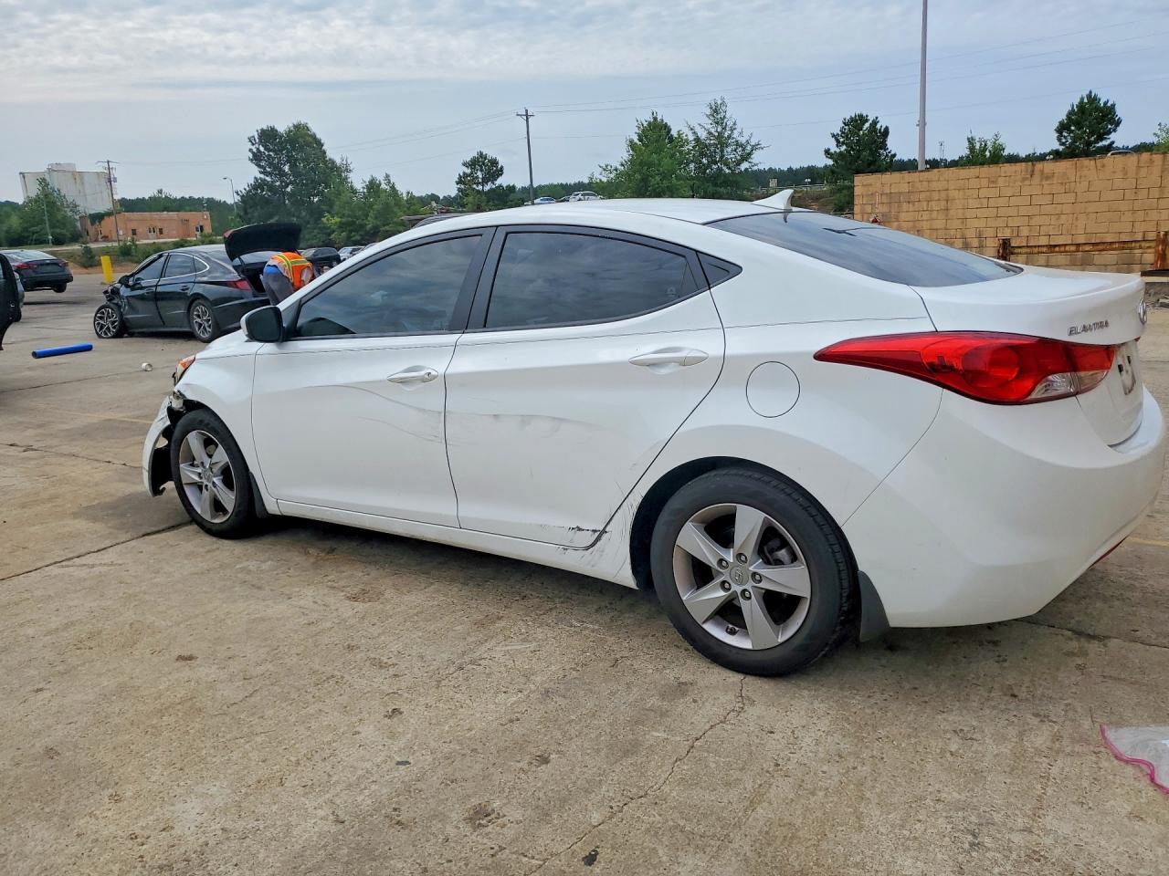 2013 Hyundai Elantra Gls White vin: 5NPDH4AE0DH404078