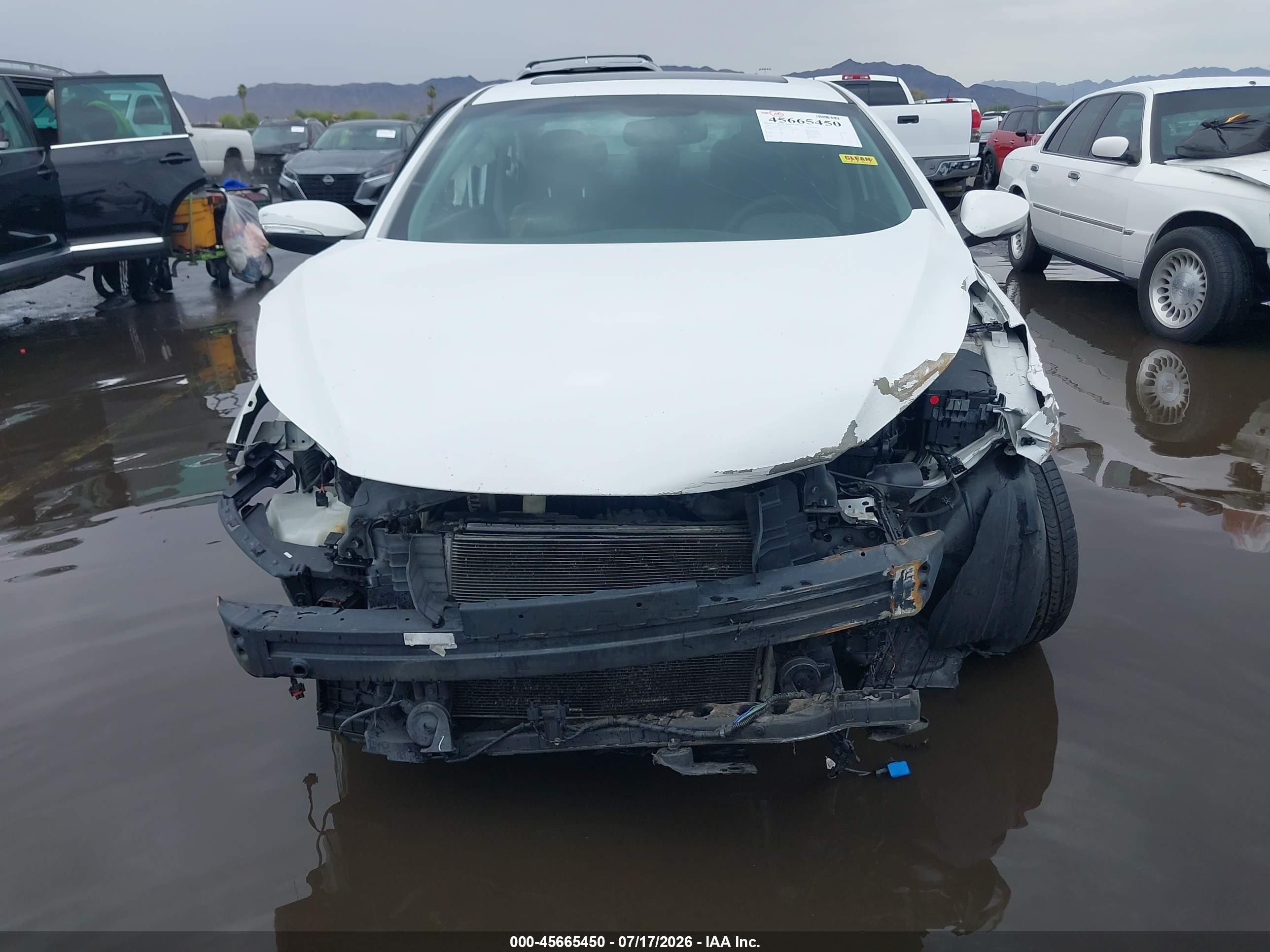 2013 Hyundai Elantra Limited White vin: 5NPDH4AE0DH431538