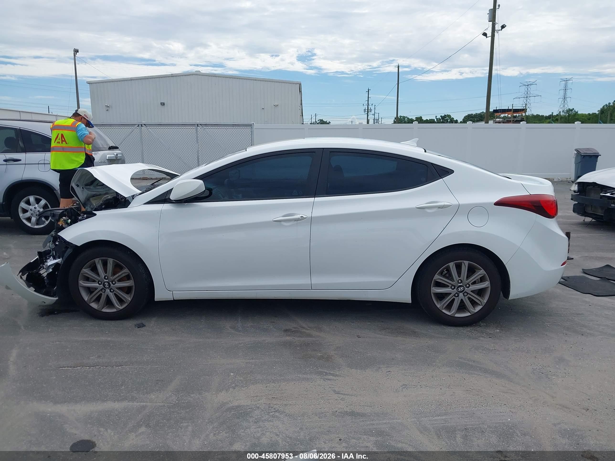2014 Hyundai Elantra Se White vin: 5NPDH4AE0EH480918