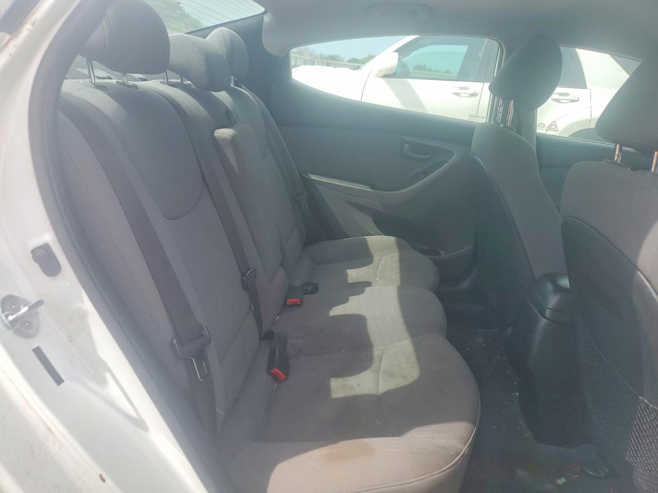 2014 Hyundai Elantra Se White vin: 5NPDH4AE0EH524044