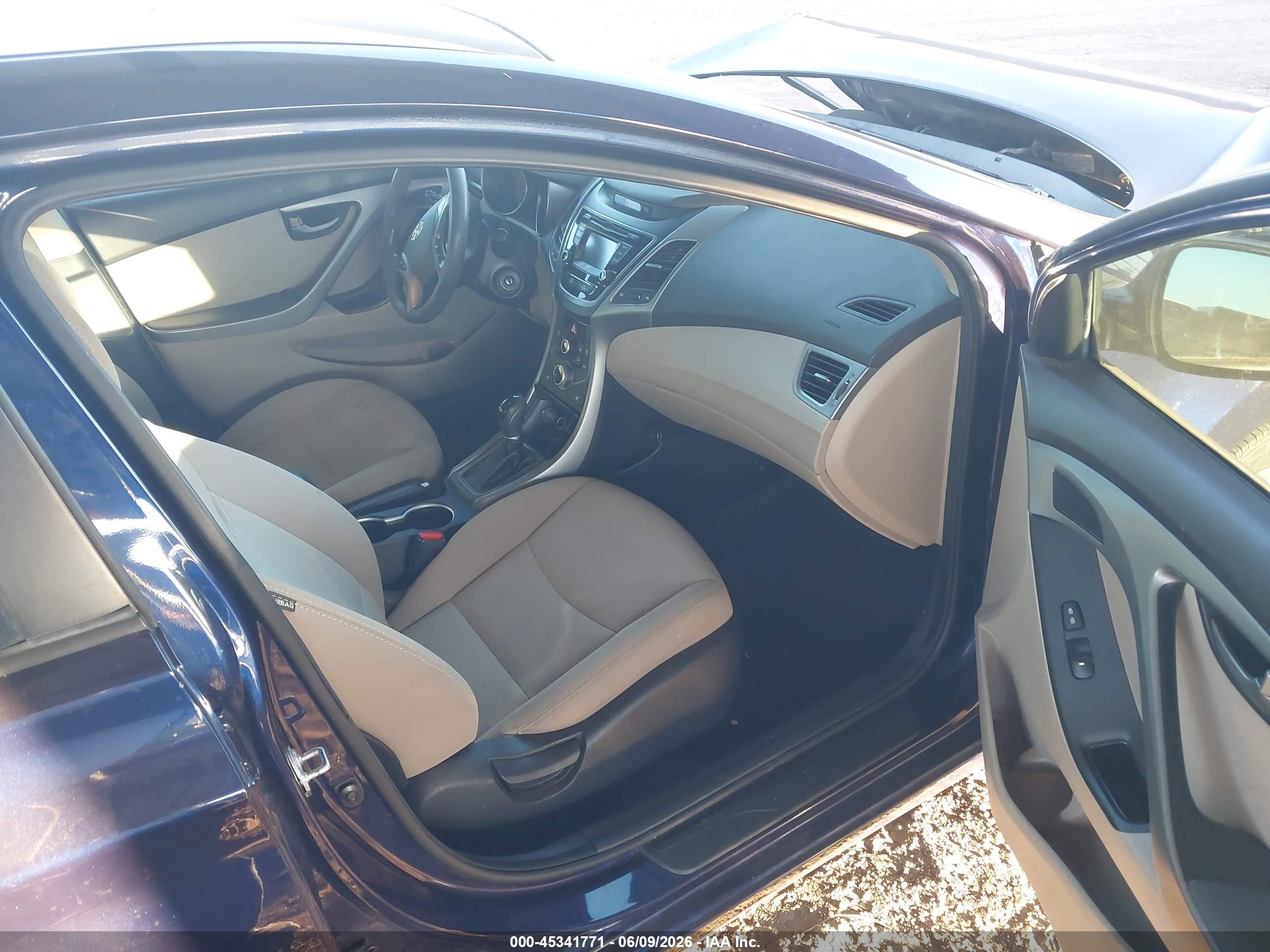 2014 Hyundai Elantra Se Синий vin: 5NPDH4AE0EH529535