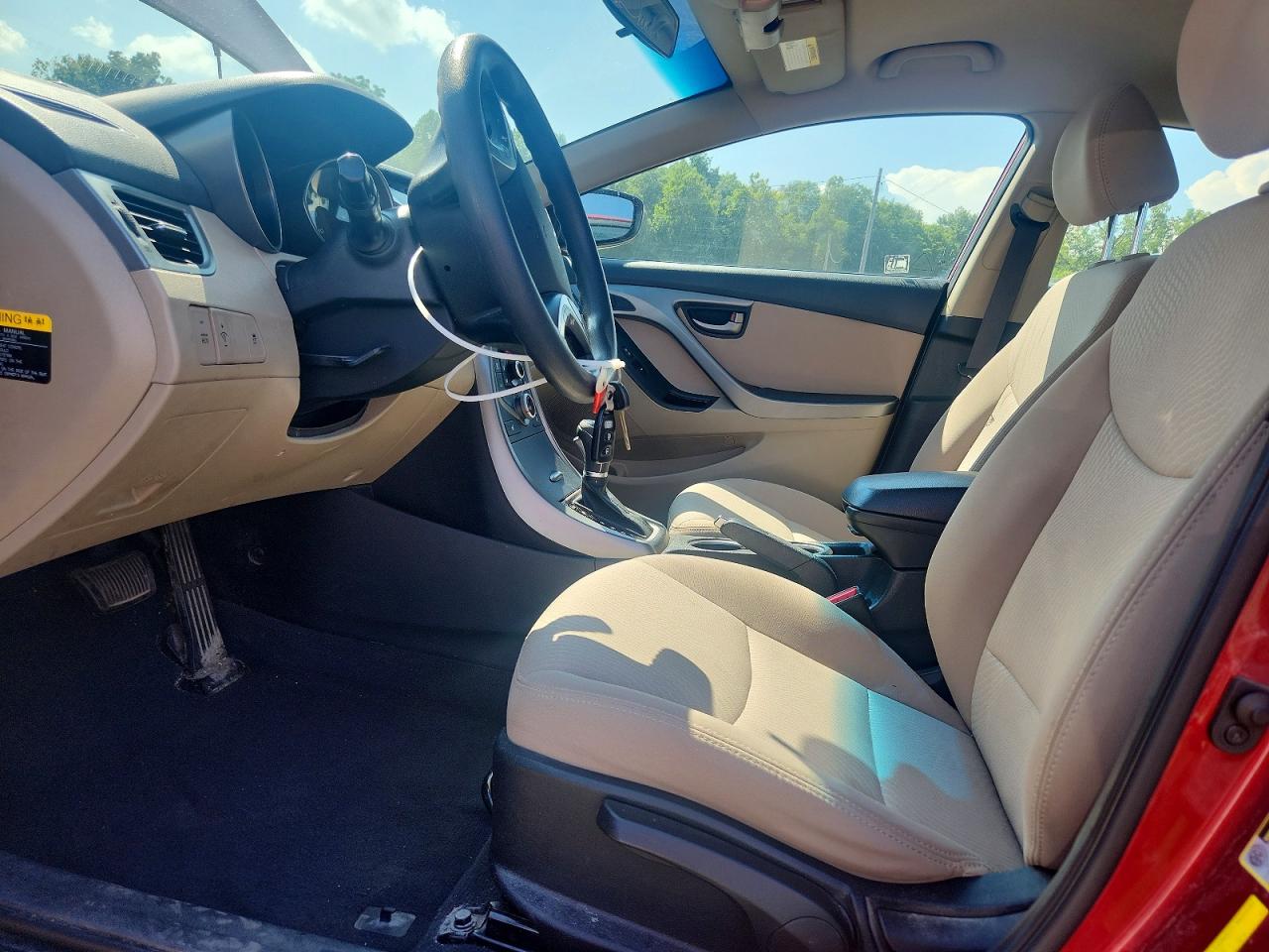 2014 Hyundai Elantra Se Красный vin: 5NPDH4AE0EH538235