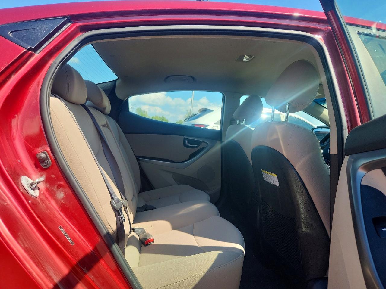 2014 Hyundai Elantra Se Красный vin: 5NPDH4AE0EH538235