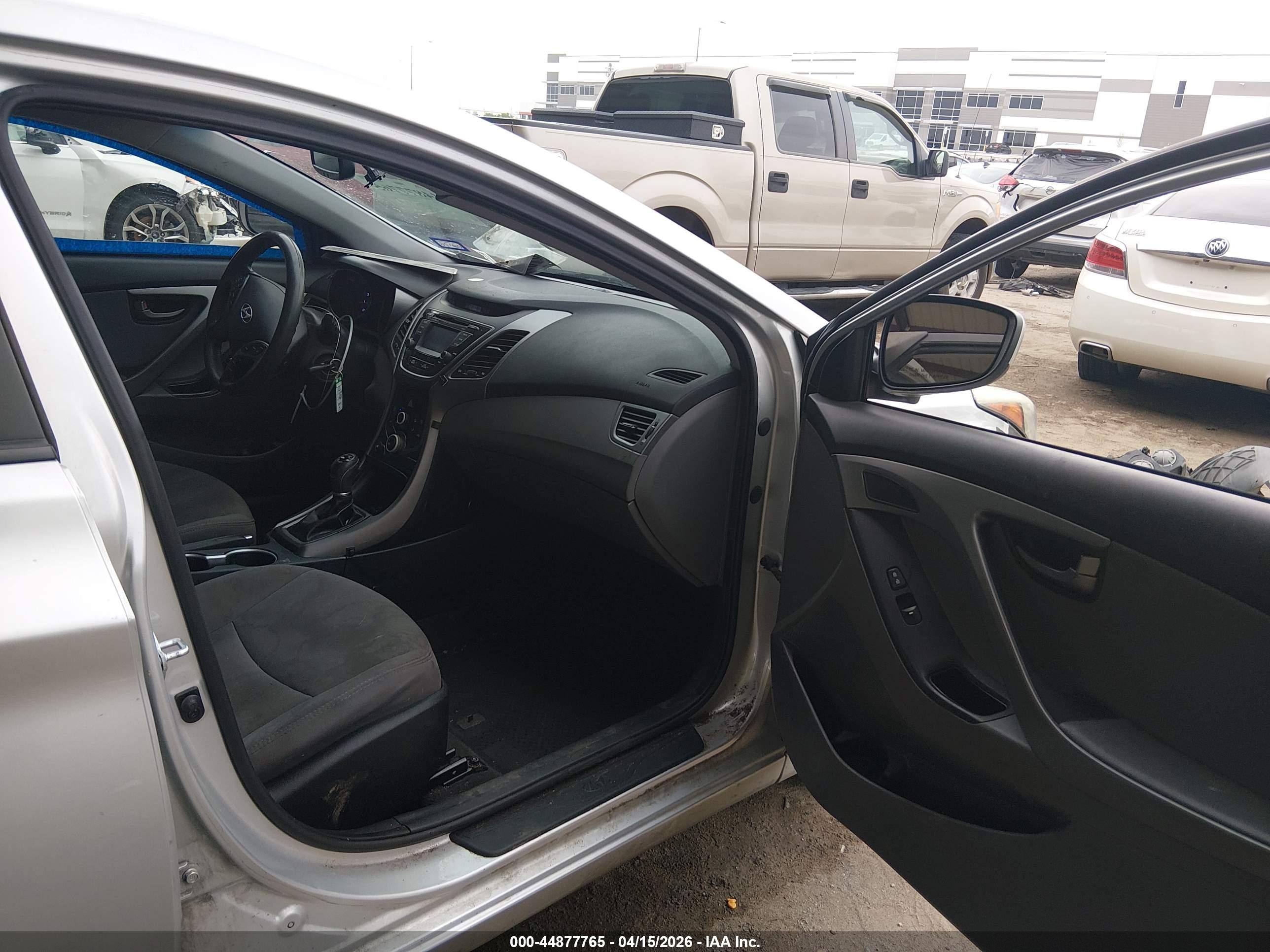 2015 Hyundai Elantra Se Silver vin: 5NPDH4AE0FH562245