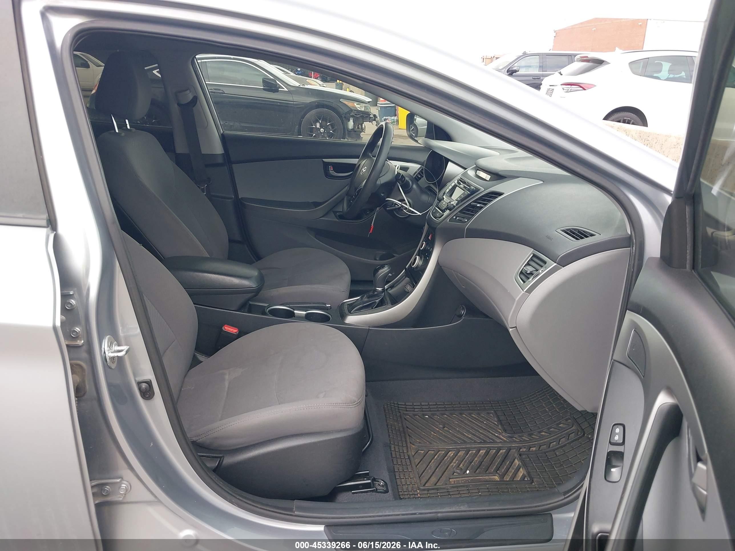 2015 Hyundai Elantra Se Silver vin: 5NPDH4AE0FH577103