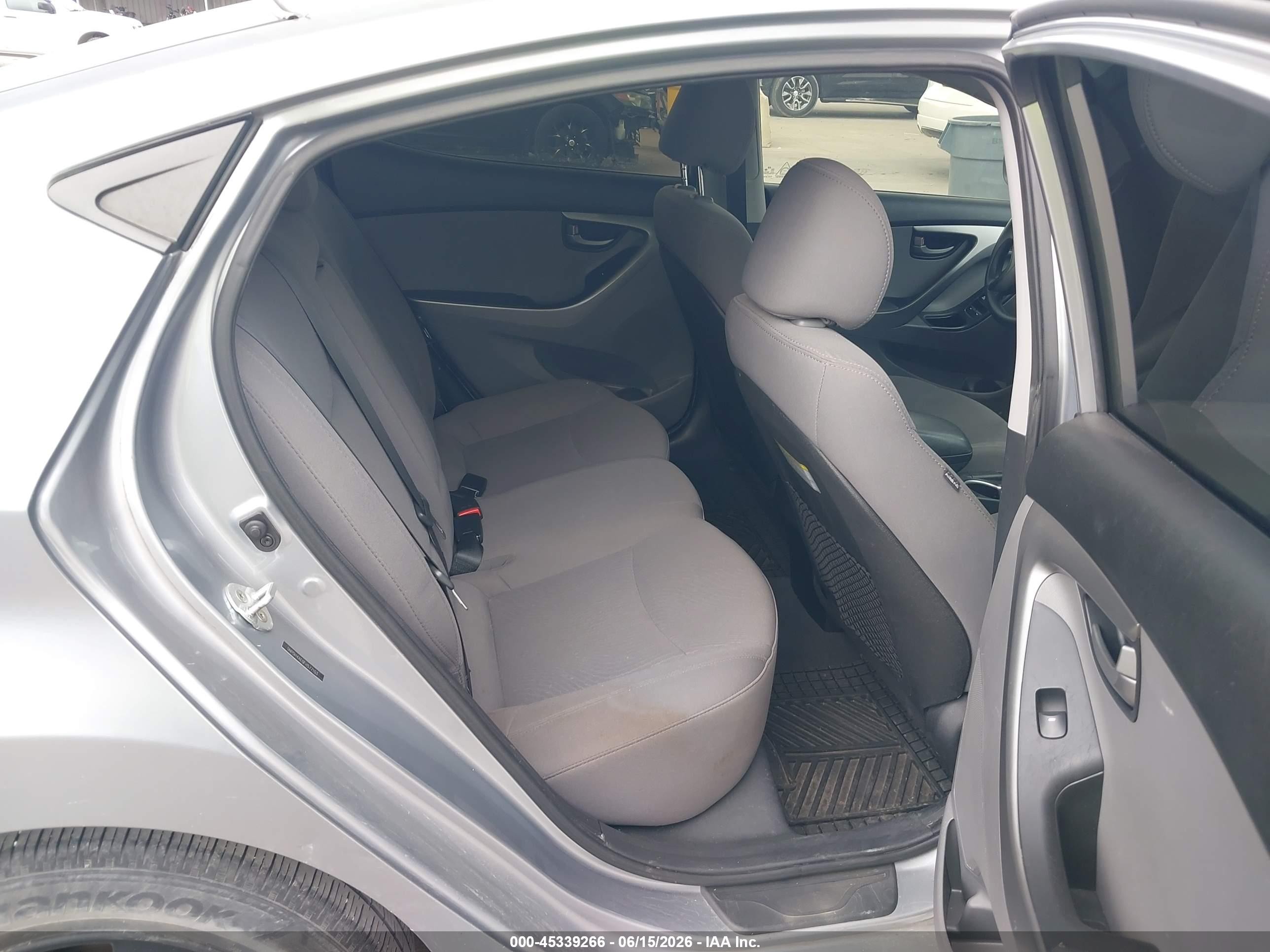 2015 Hyundai Elantra Se Silver vin: 5NPDH4AE0FH577103