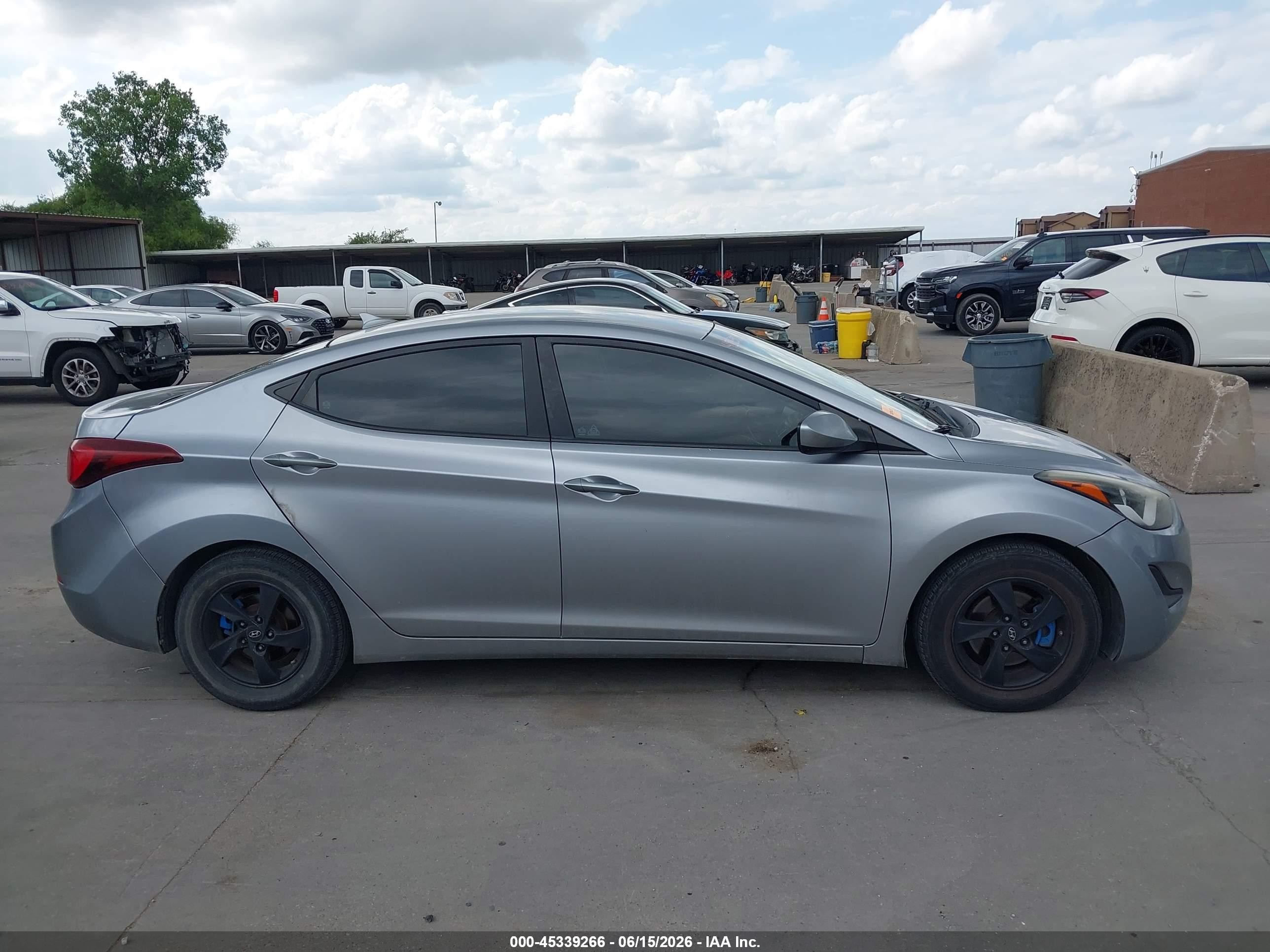 2015 Hyundai Elantra Se Silver vin: 5NPDH4AE0FH577103