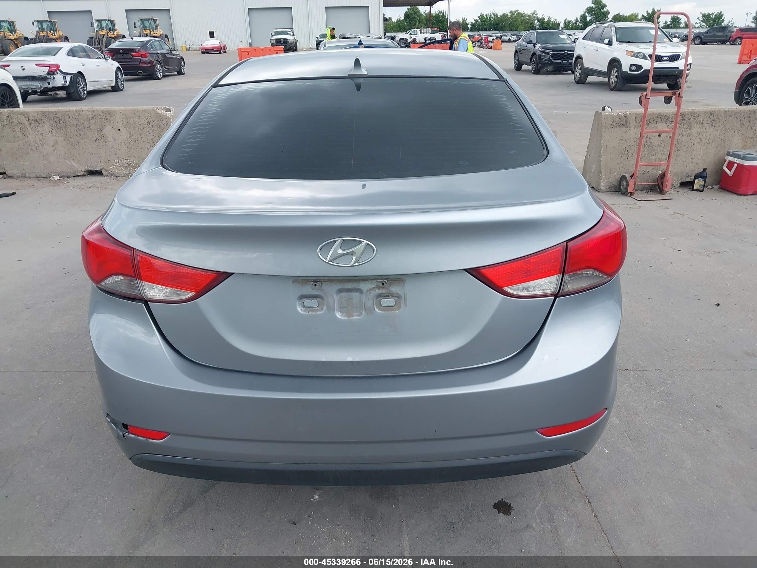 2015 Hyundai Elantra Se Silver vin: 5NPDH4AE0FH577103