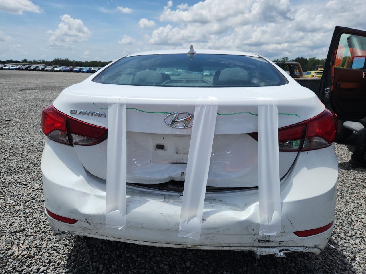 2015 Hyundai Elantra Se White vin: 5NPDH4AE0FH607071