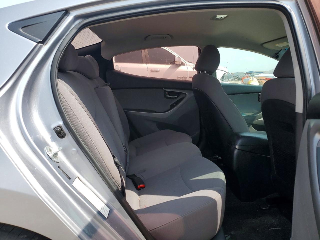 2015 Hyundai Elantra Se Silver vin: 5NPDH4AE0FH624095