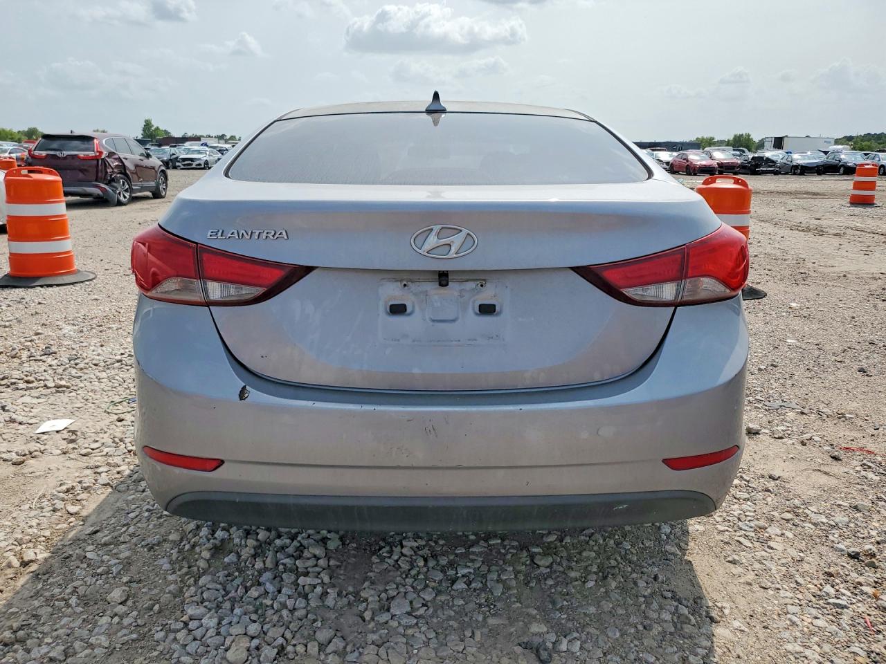 2015 Hyundai Elantra Se Silver vin: 5NPDH4AE0FH624095