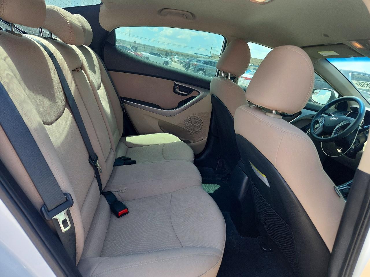 2015 Hyundai Elantra Se Белый vin: 5NPDH4AE0FH650034