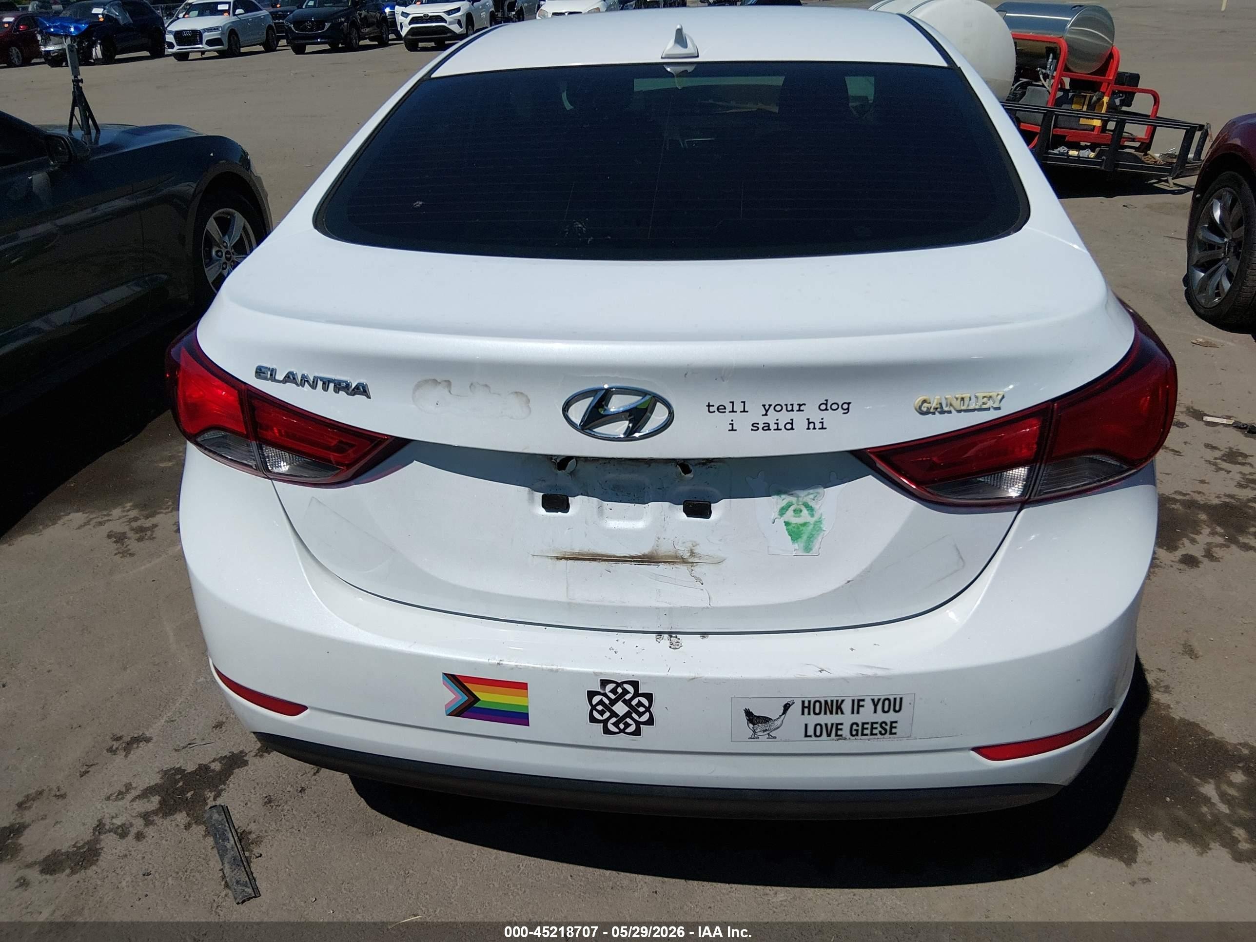 2016 Hyundai Elantra Value Edition White vin: 5NPDH4AE0GH675923