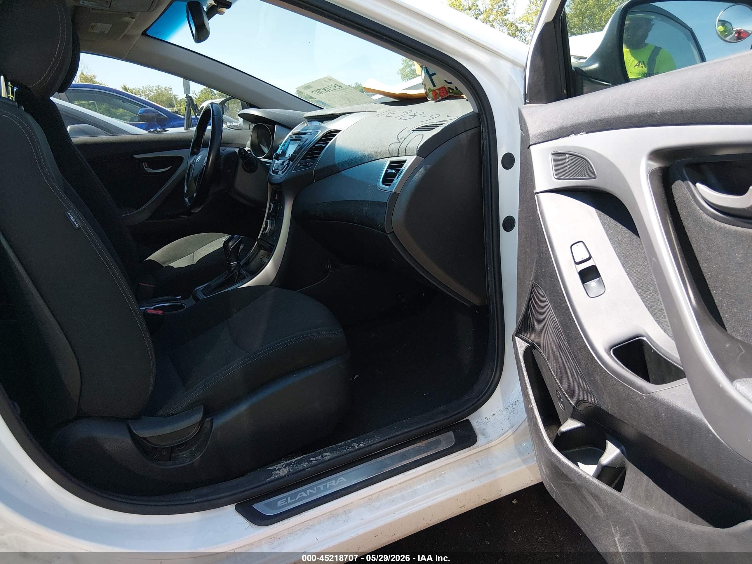 2016 Hyundai Elantra Value Edition White vin: 5NPDH4AE0GH675923