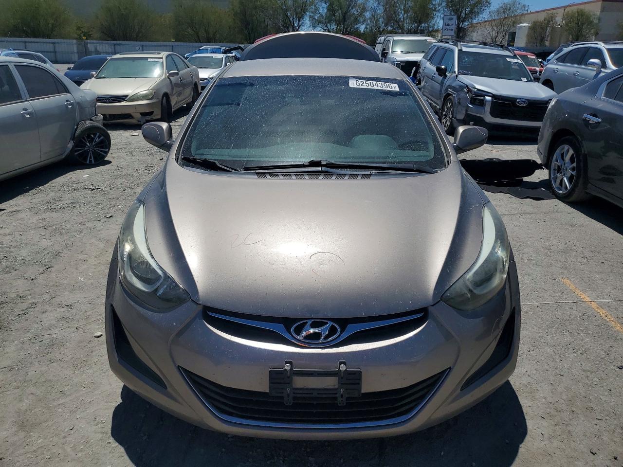2016 Hyundai Elantra Se Желто-коричневый vin: 5NPDH4AE0GH694987
