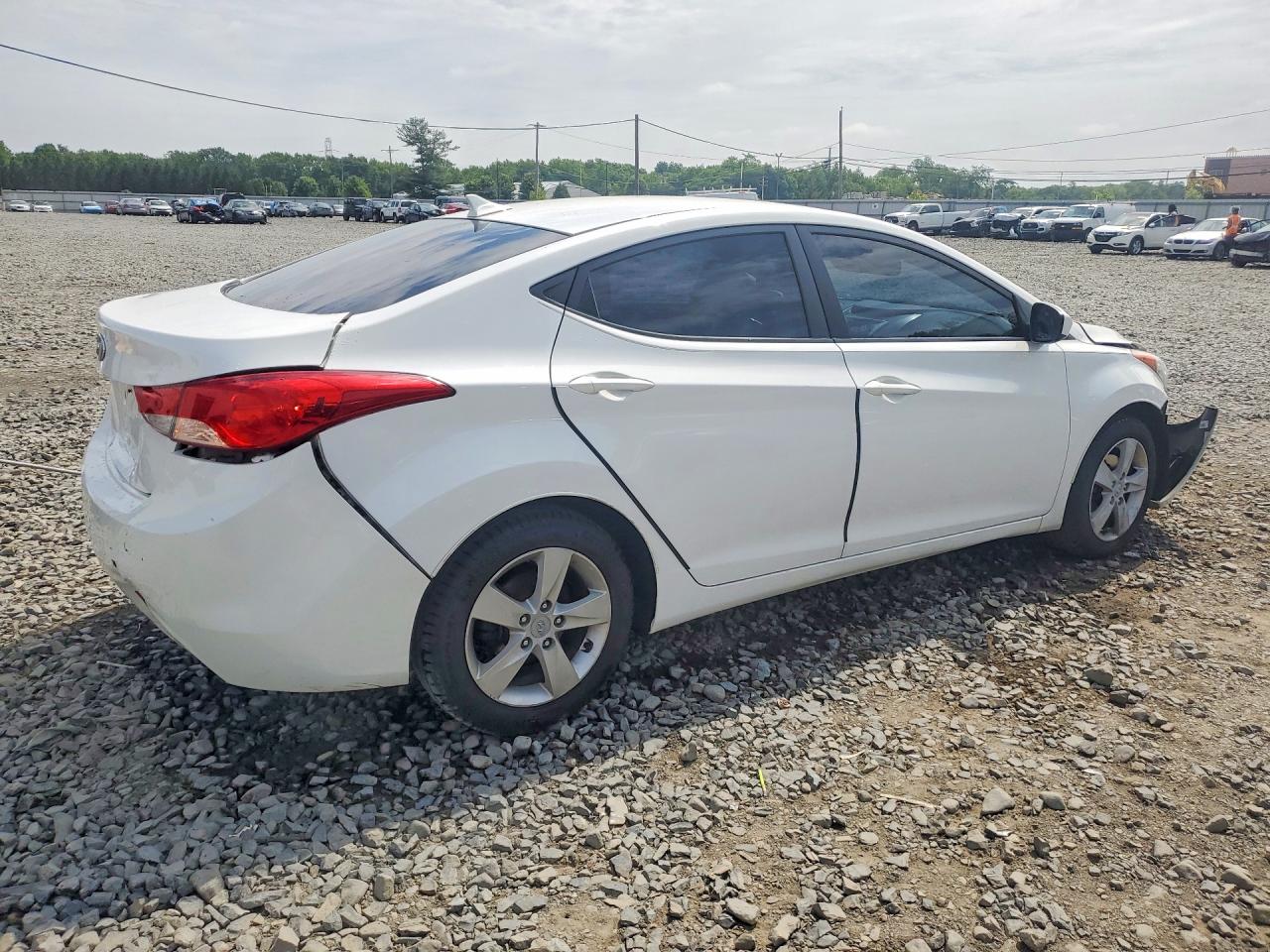 2011 Hyundai Elantra Gls White vin: 5NPDH4AE1BH005354