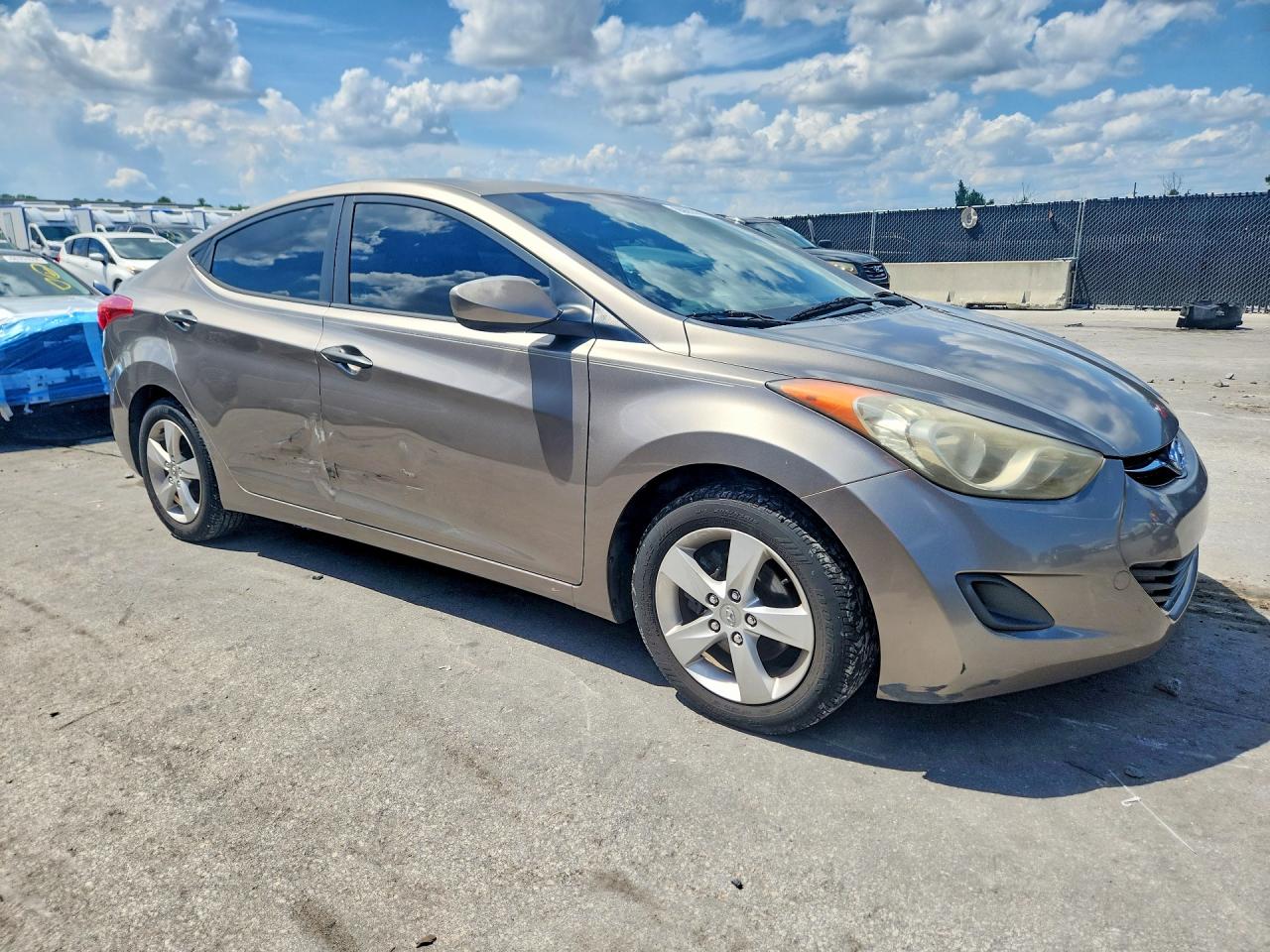 2011 Hyundai Elantra Gls Beige vin: 5NPDH4AE1BH005533