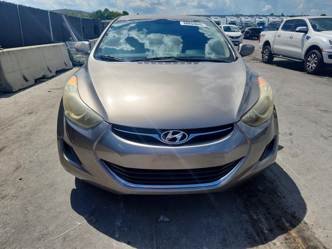 2011 Hyundai Elantra Gls Beige vin: 5NPDH4AE1BH005533