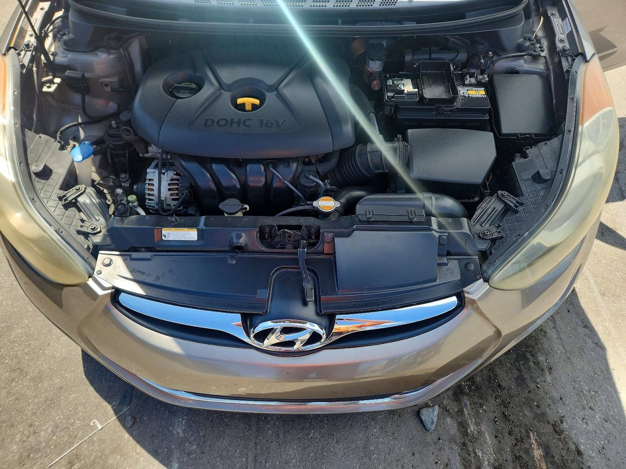2011 Hyundai Elantra Gls Beige vin: 5NPDH4AE1BH005533