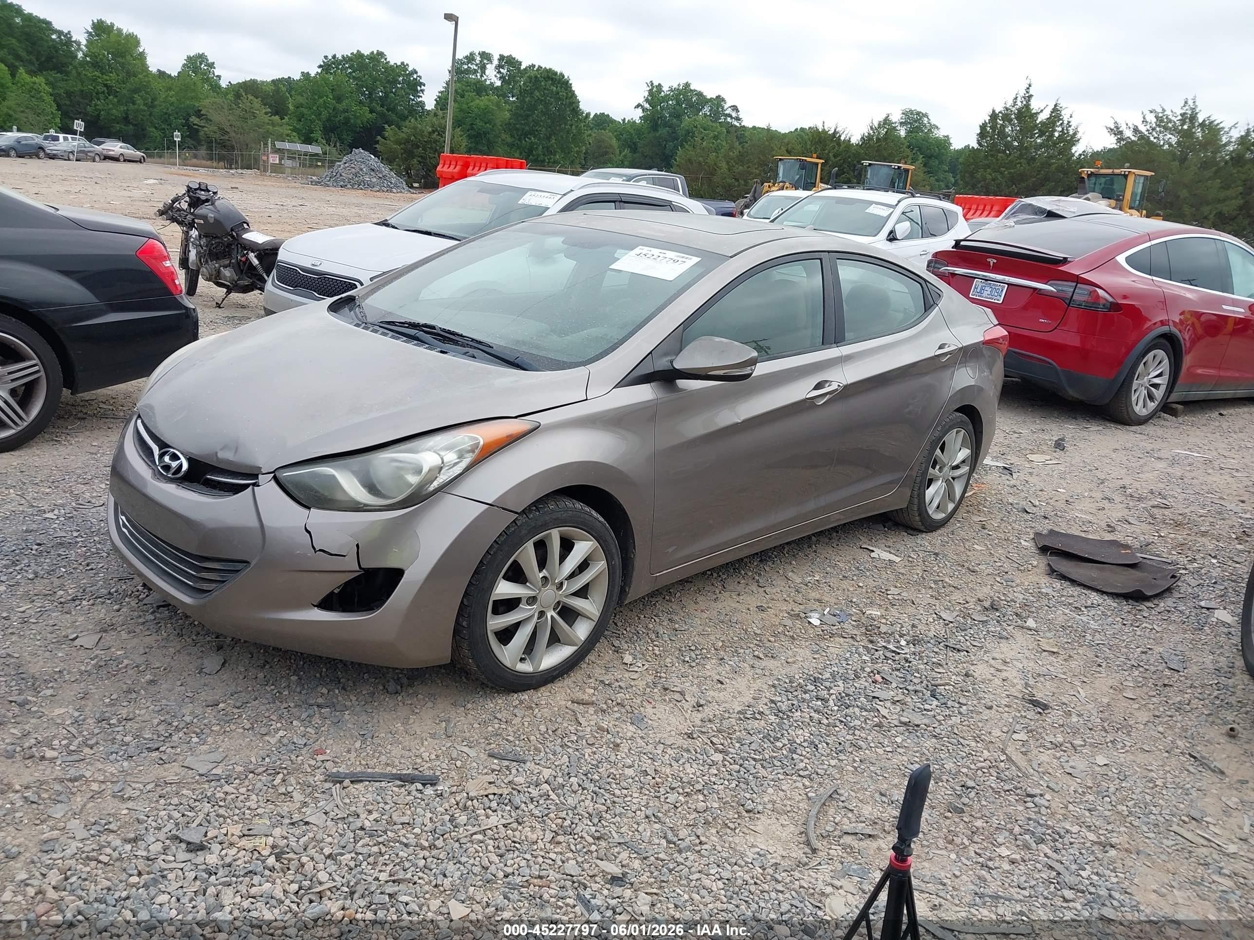 2011 Hyundai Elantra Limited Champagne vin: 5NPDH4AE1BH013485