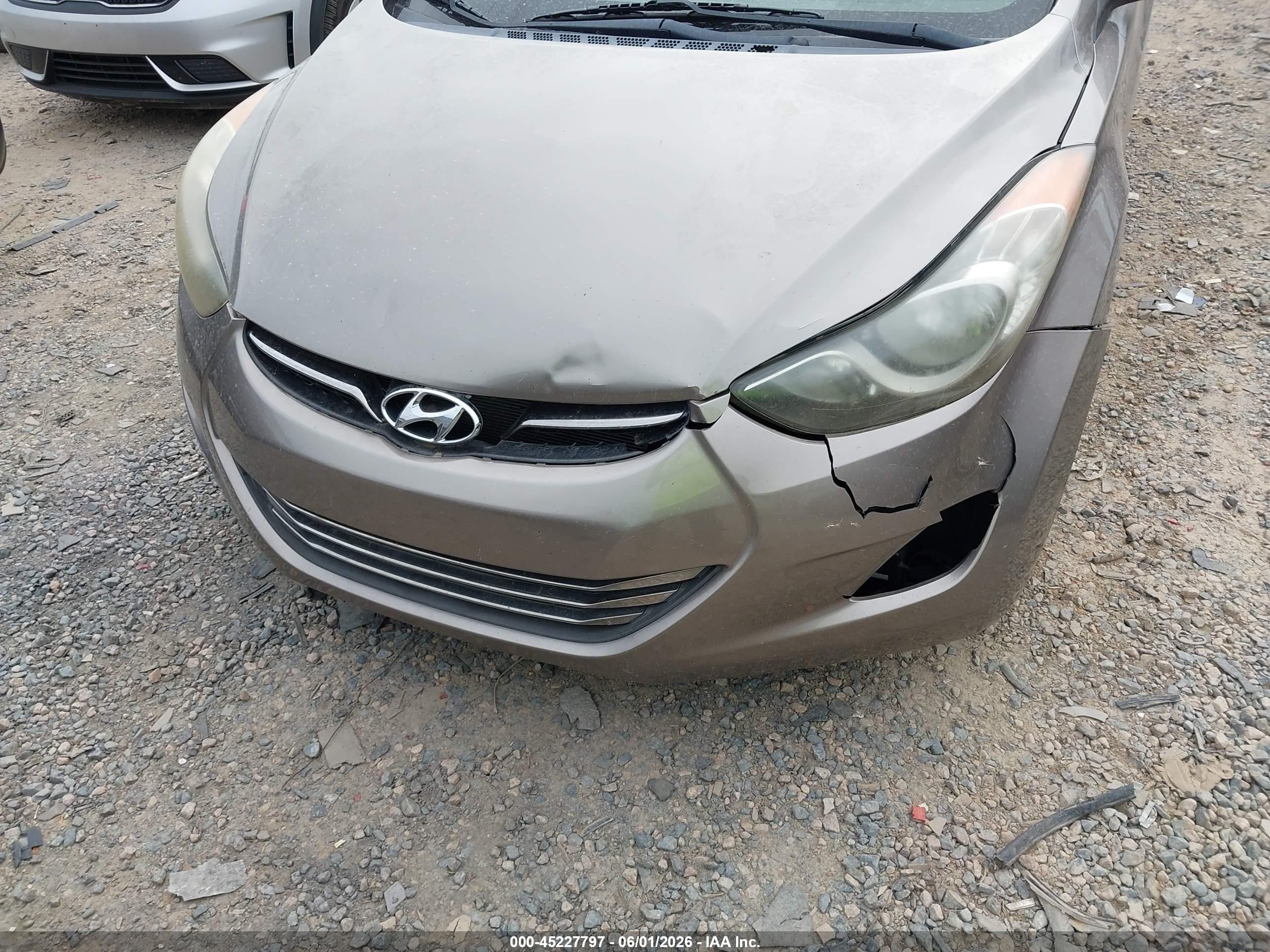 2011 Hyundai Elantra Limited Champagne vin: 5NPDH4AE1BH013485
