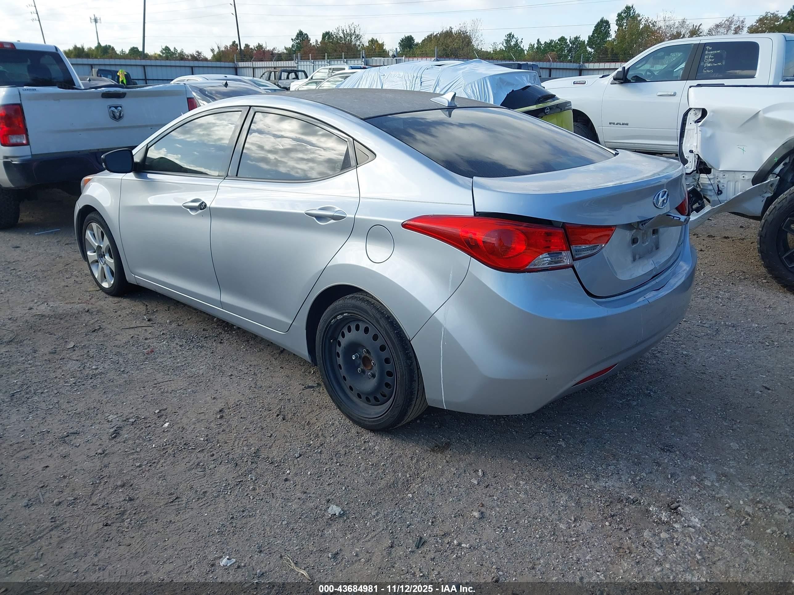 2011 Hyundai Elantra Limited Silver vin: 5NPDH4AE1BH055946