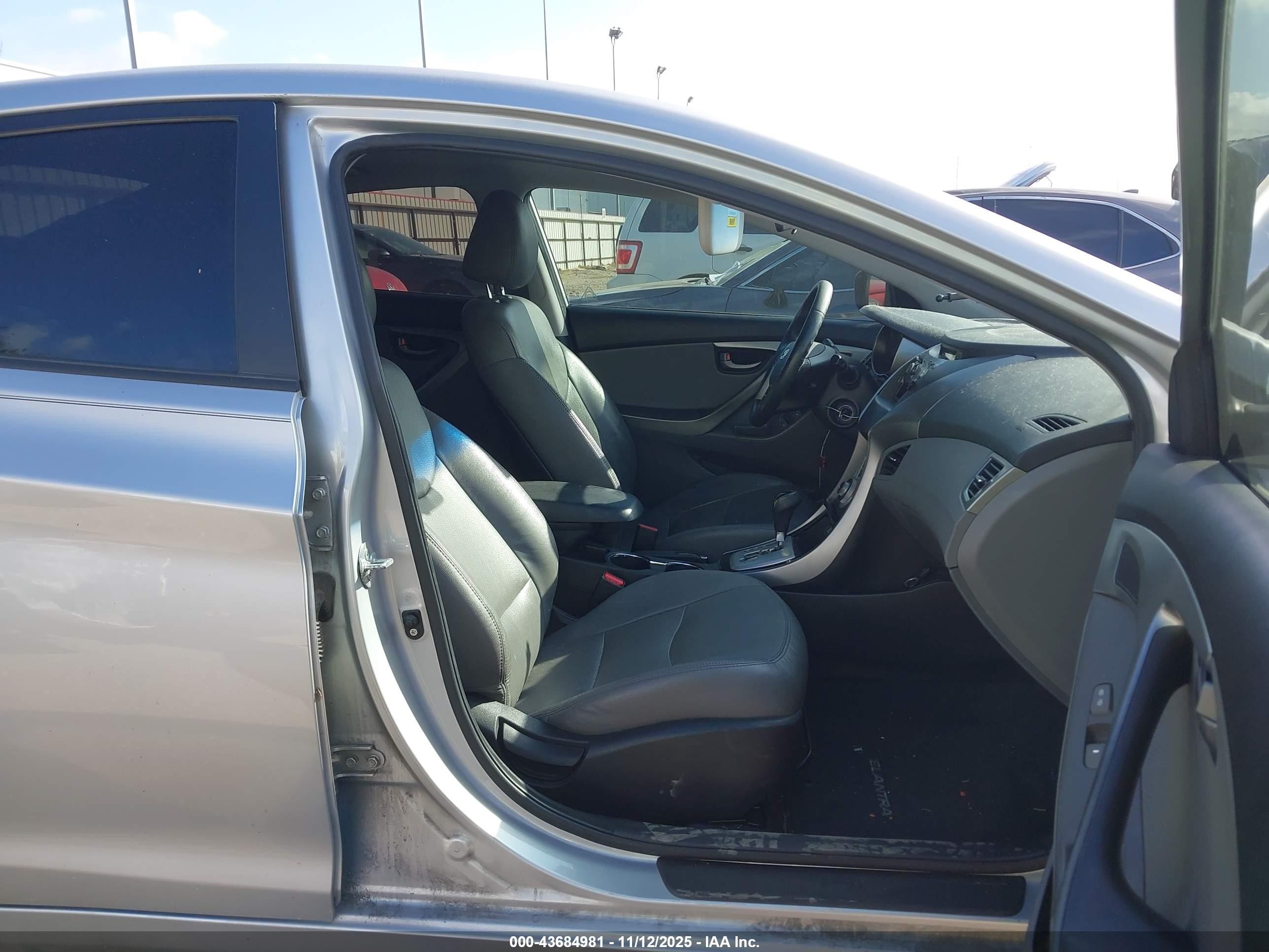 2011 Hyundai Elantra Limited Silver vin: 5NPDH4AE1BH055946