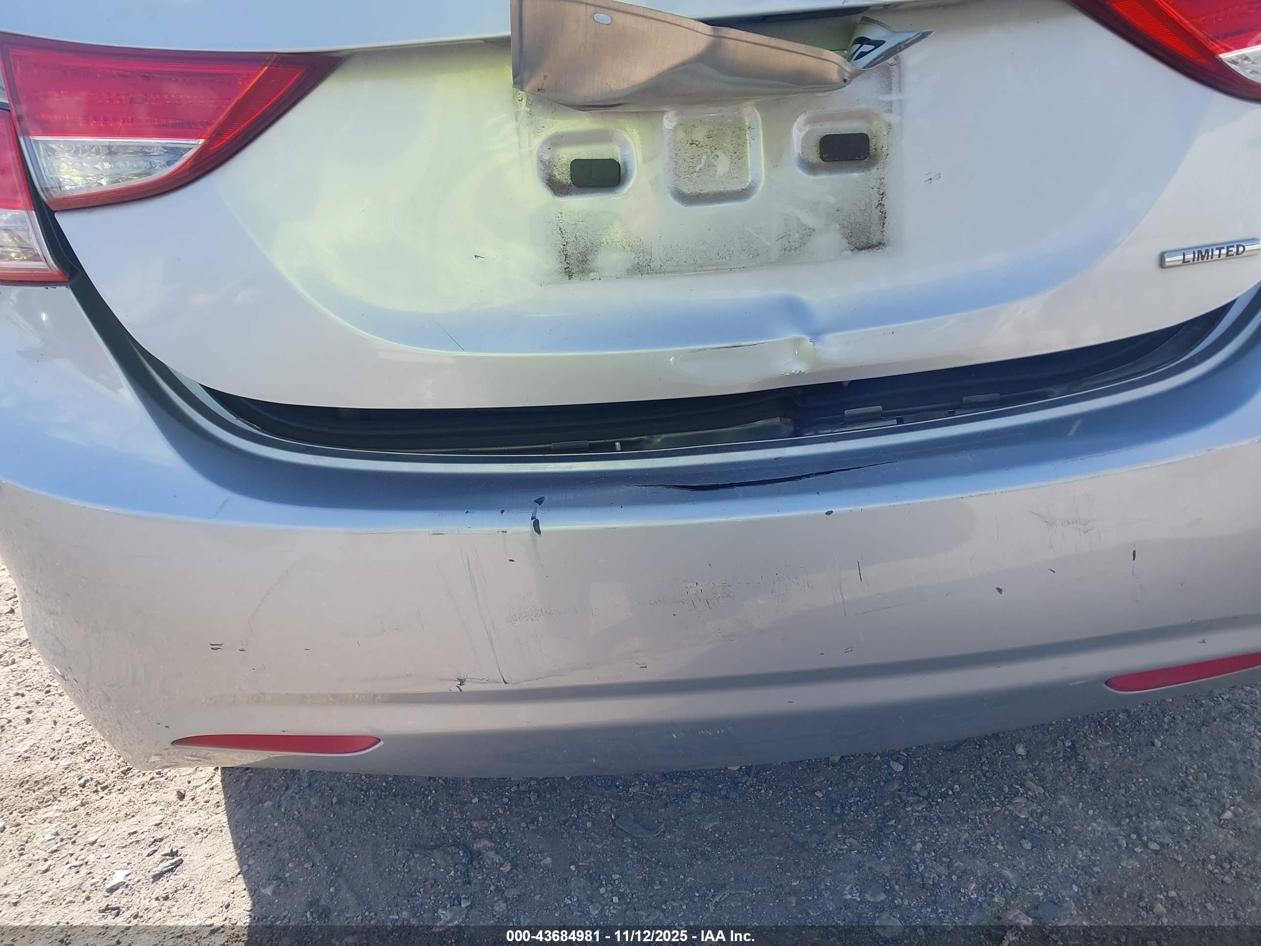 2011 Hyundai Elantra Limited Silver vin: 5NPDH4AE1BH055946
