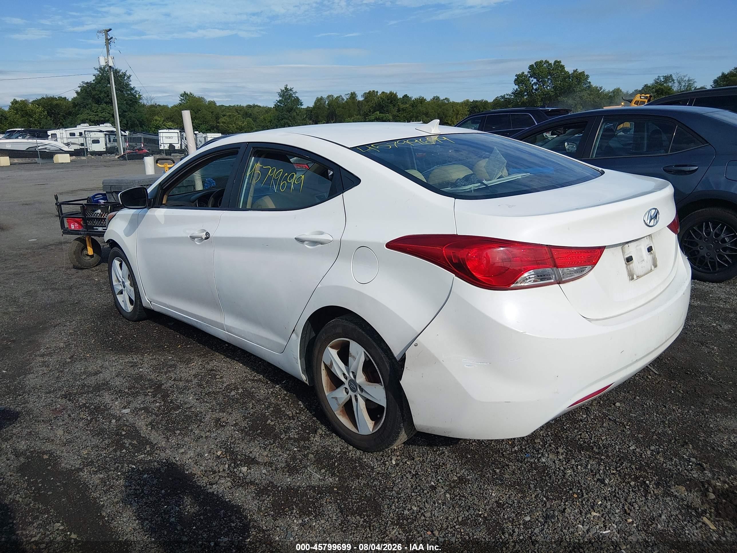 2012 Hyundai Elantra Gls White vin: 5NPDH4AE1CH067905