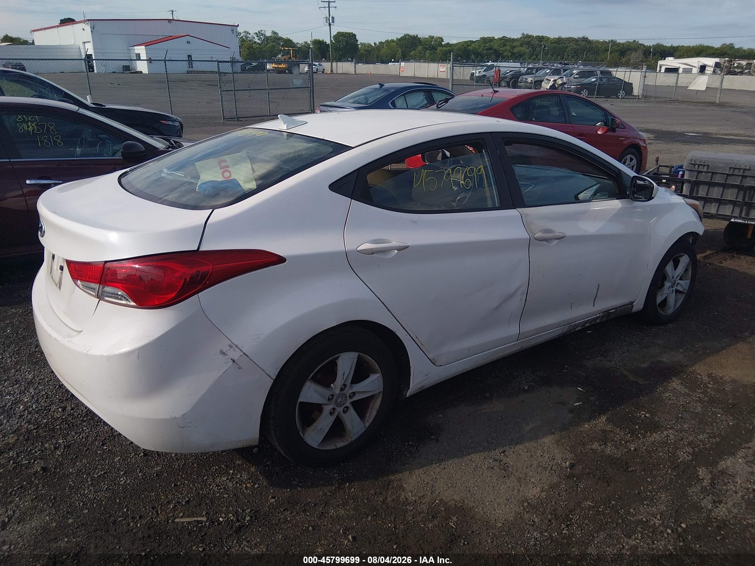 2012 Hyundai Elantra Gls White vin: 5NPDH4AE1CH067905