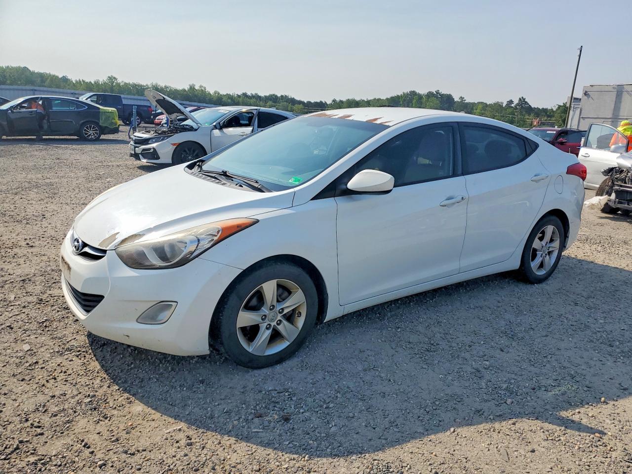 2012 Hyundai Elantra Gls White vin: 5NPDH4AE1CH109022