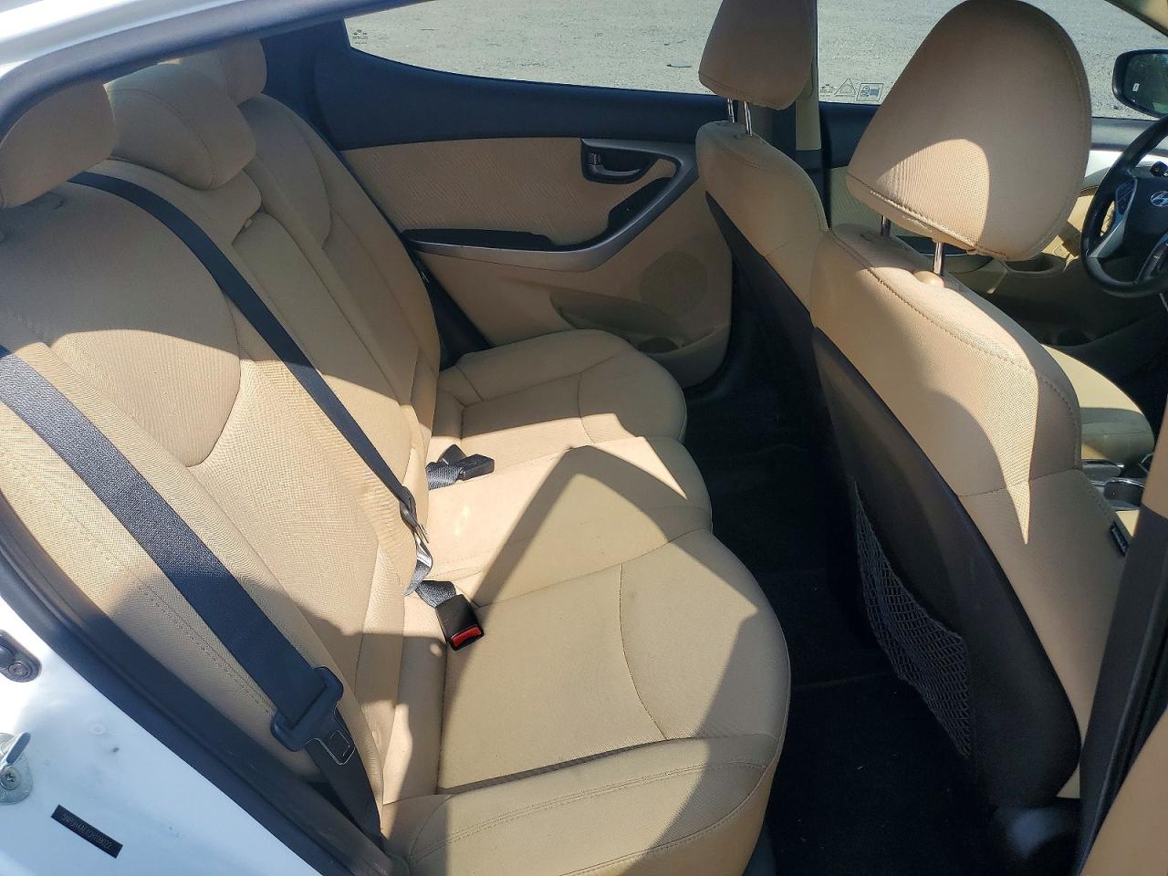 2012 Hyundai Elantra Gls White vin: 5NPDH4AE1CH109022