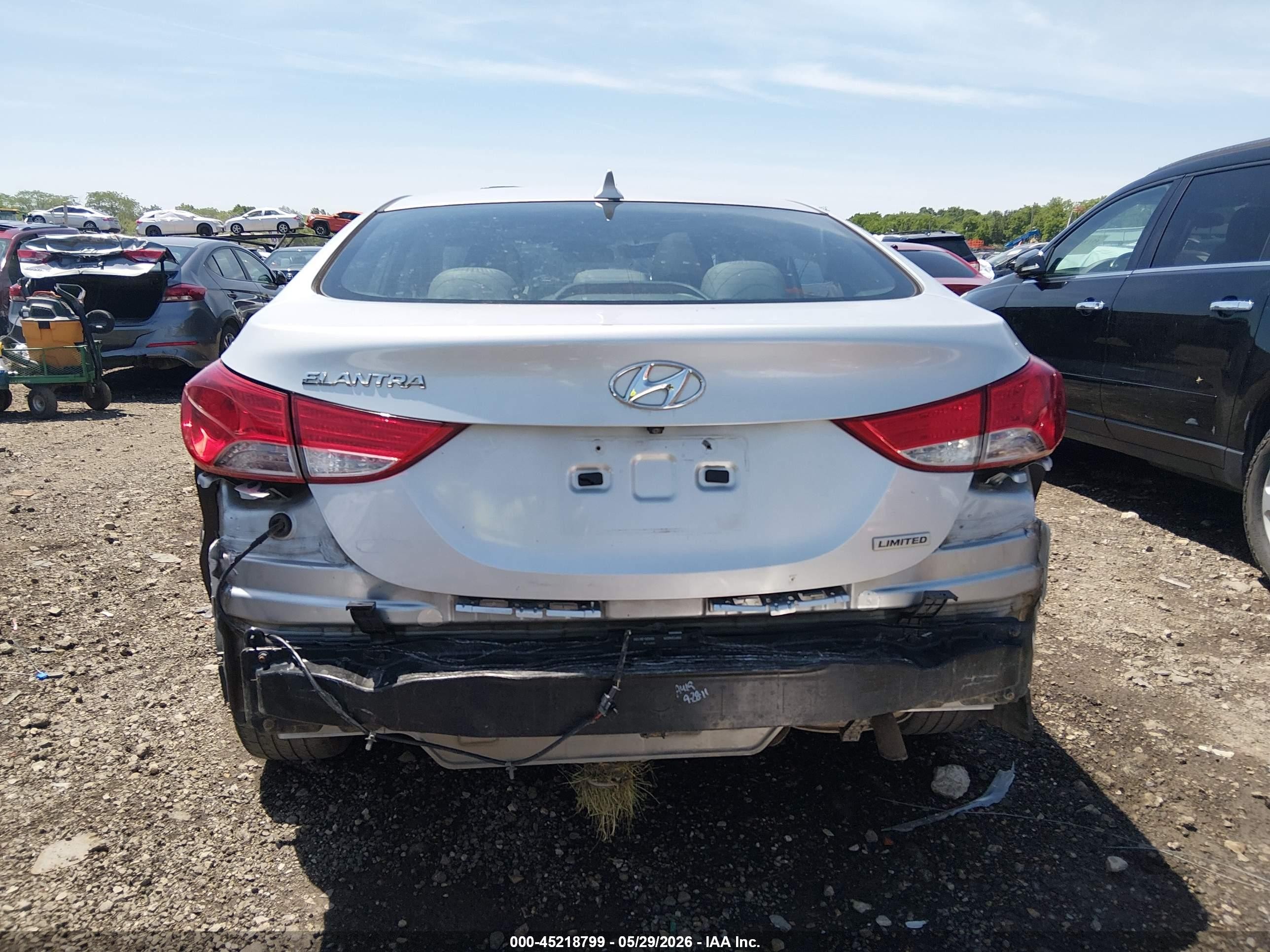 2012 Hyundai Elantra Limited Silver vin: 5NPDH4AE1CH113703