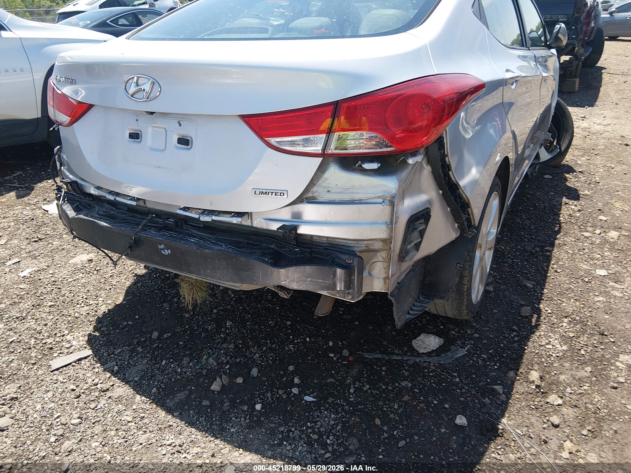 2012 Hyundai Elantra Limited Silver vin: 5NPDH4AE1CH113703