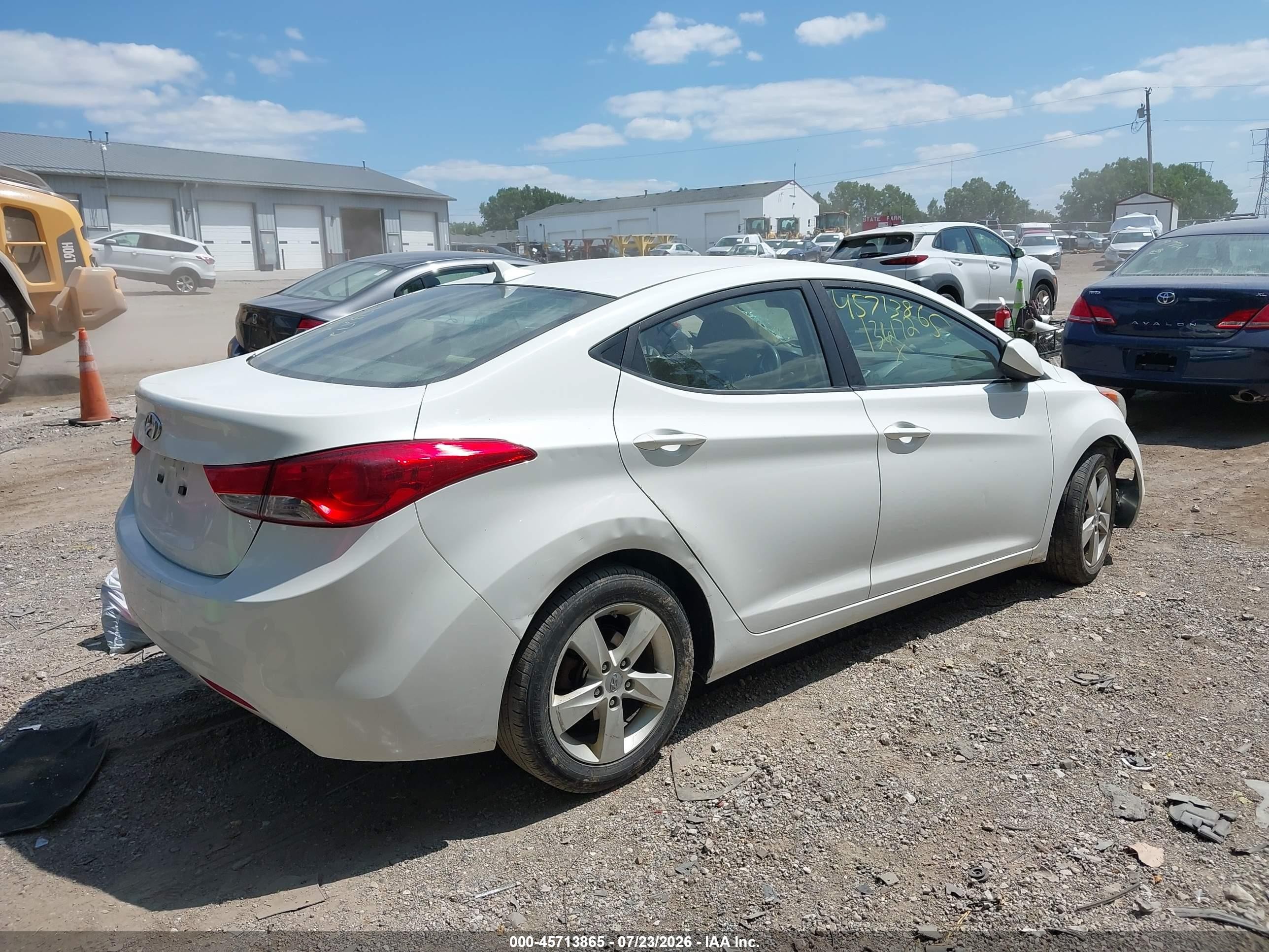 2012 Hyundai Elantra Gls White vin: 5NPDH4AE1CH136172