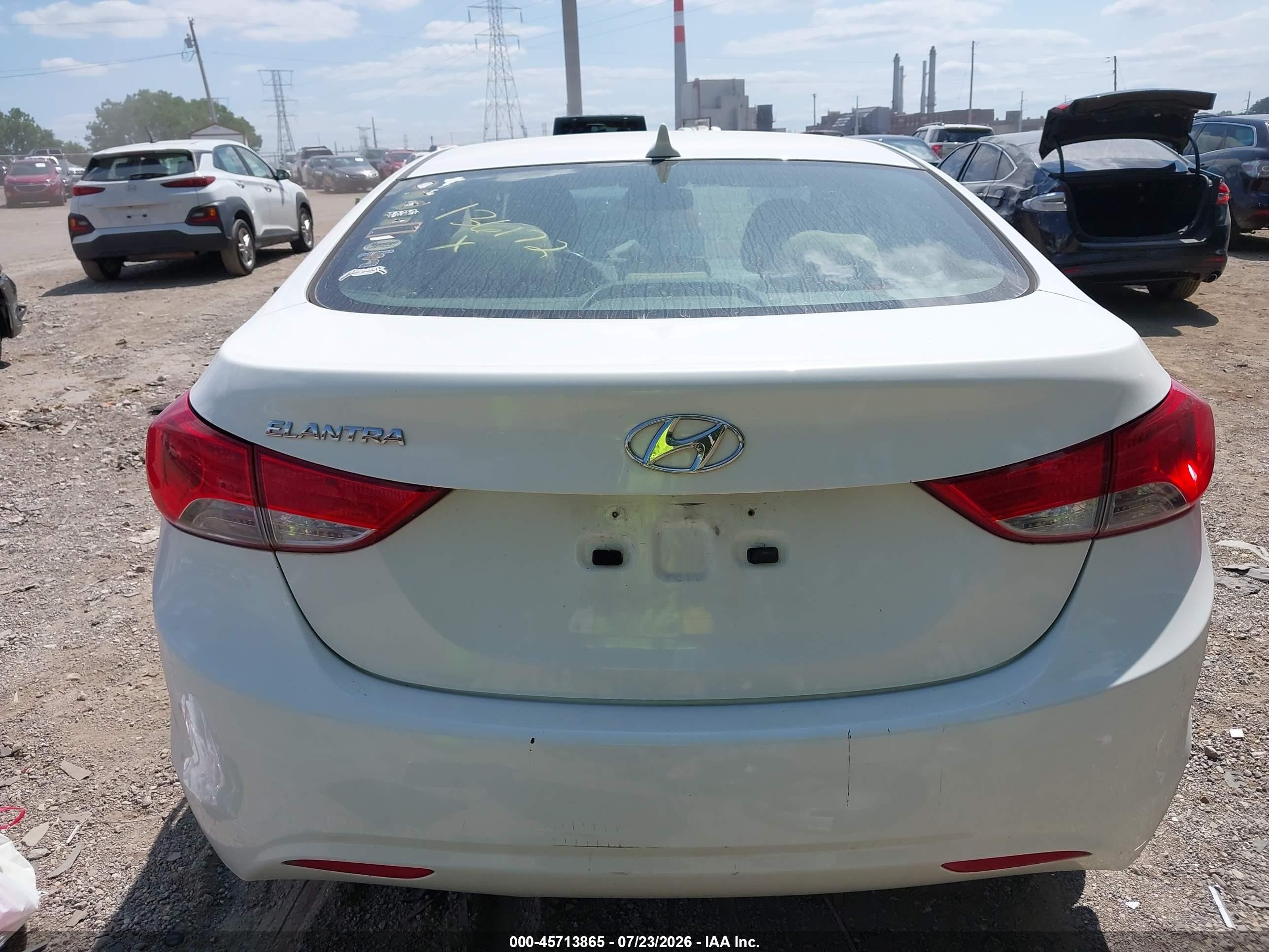 2012 Hyundai Elantra Gls White vin: 5NPDH4AE1CH136172