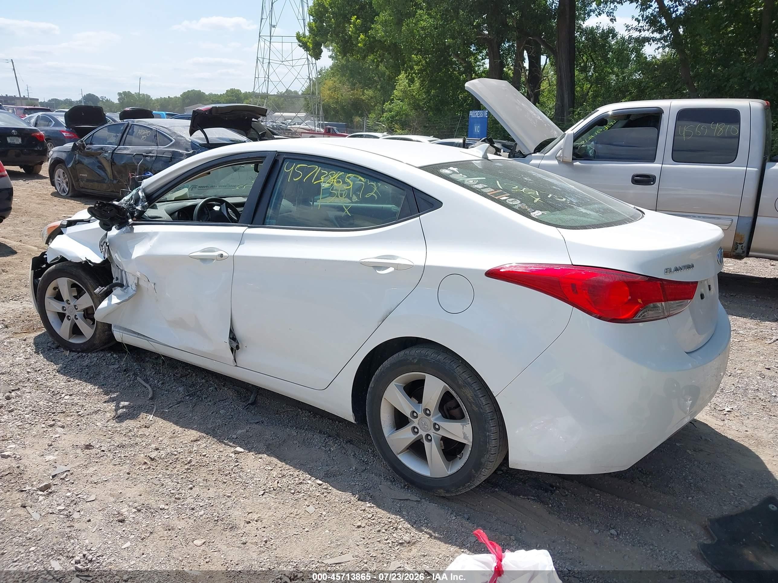 2012 Hyundai Elantra Gls White vin: 5NPDH4AE1CH136172