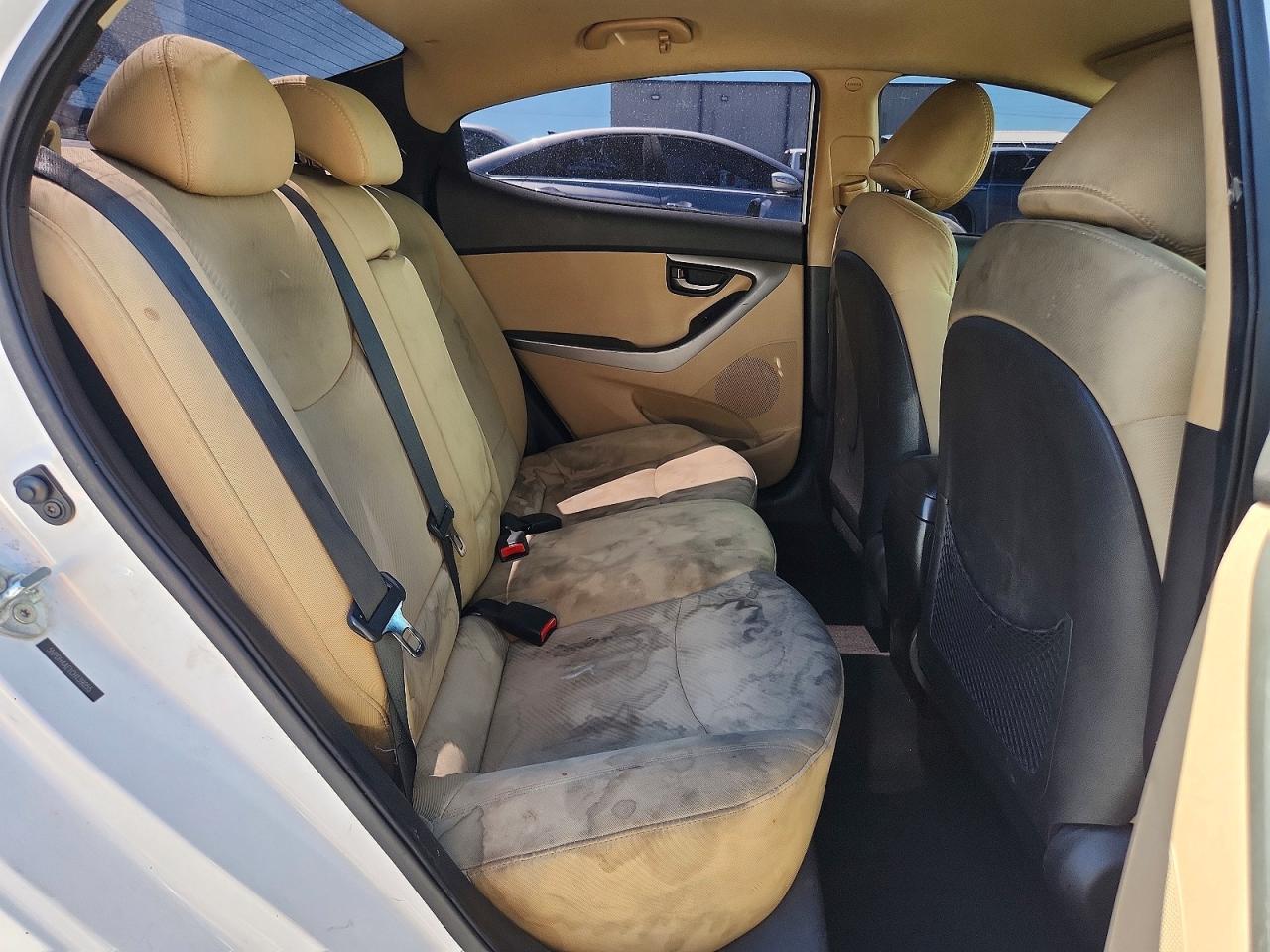 2012 Hyundai Elantra Gls White vin: 5NPDH4AE1CH139055