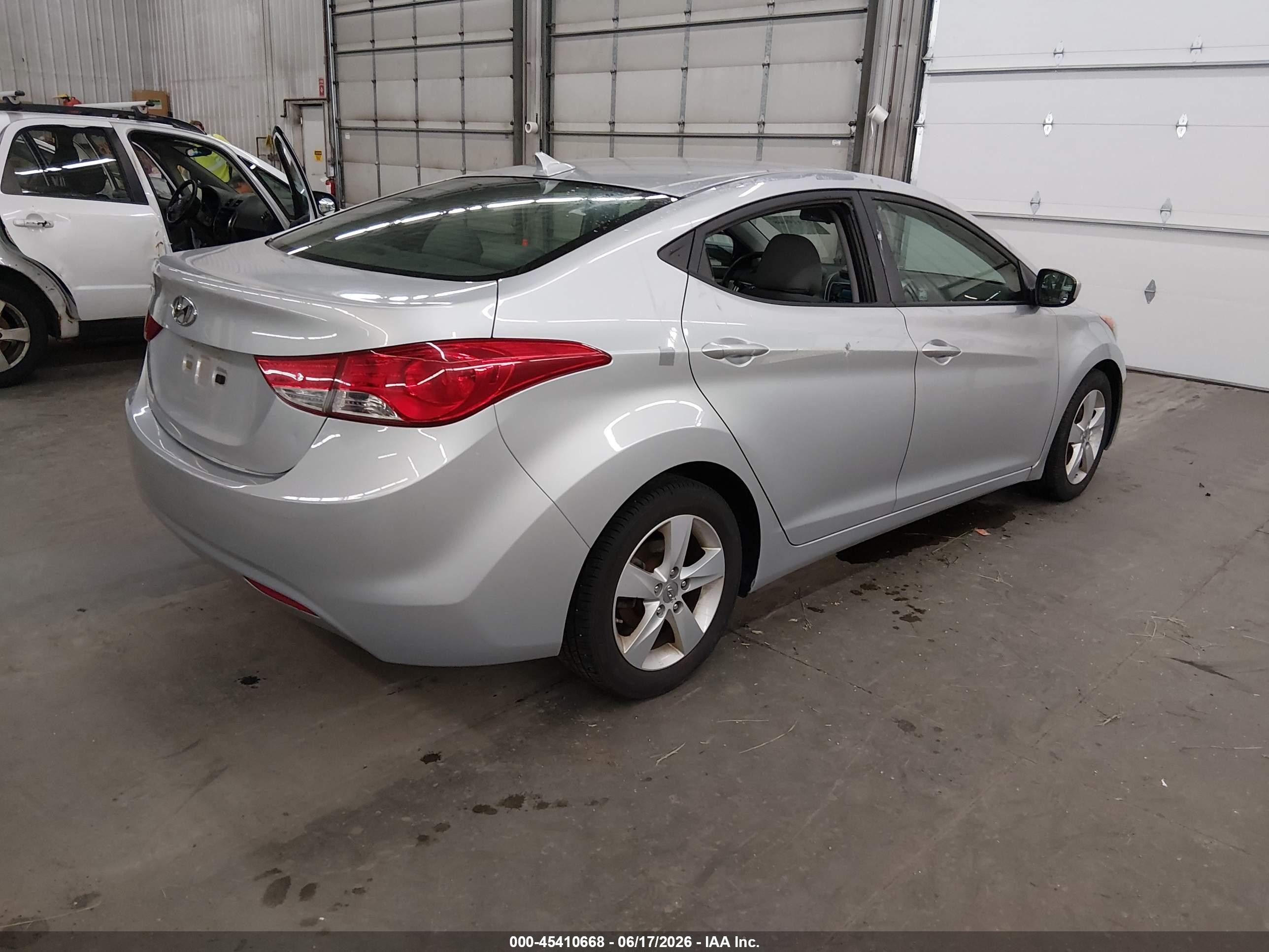 2013 Hyundai Elantra Gls Серебряный vin: 5NPDH4AE1DH320125