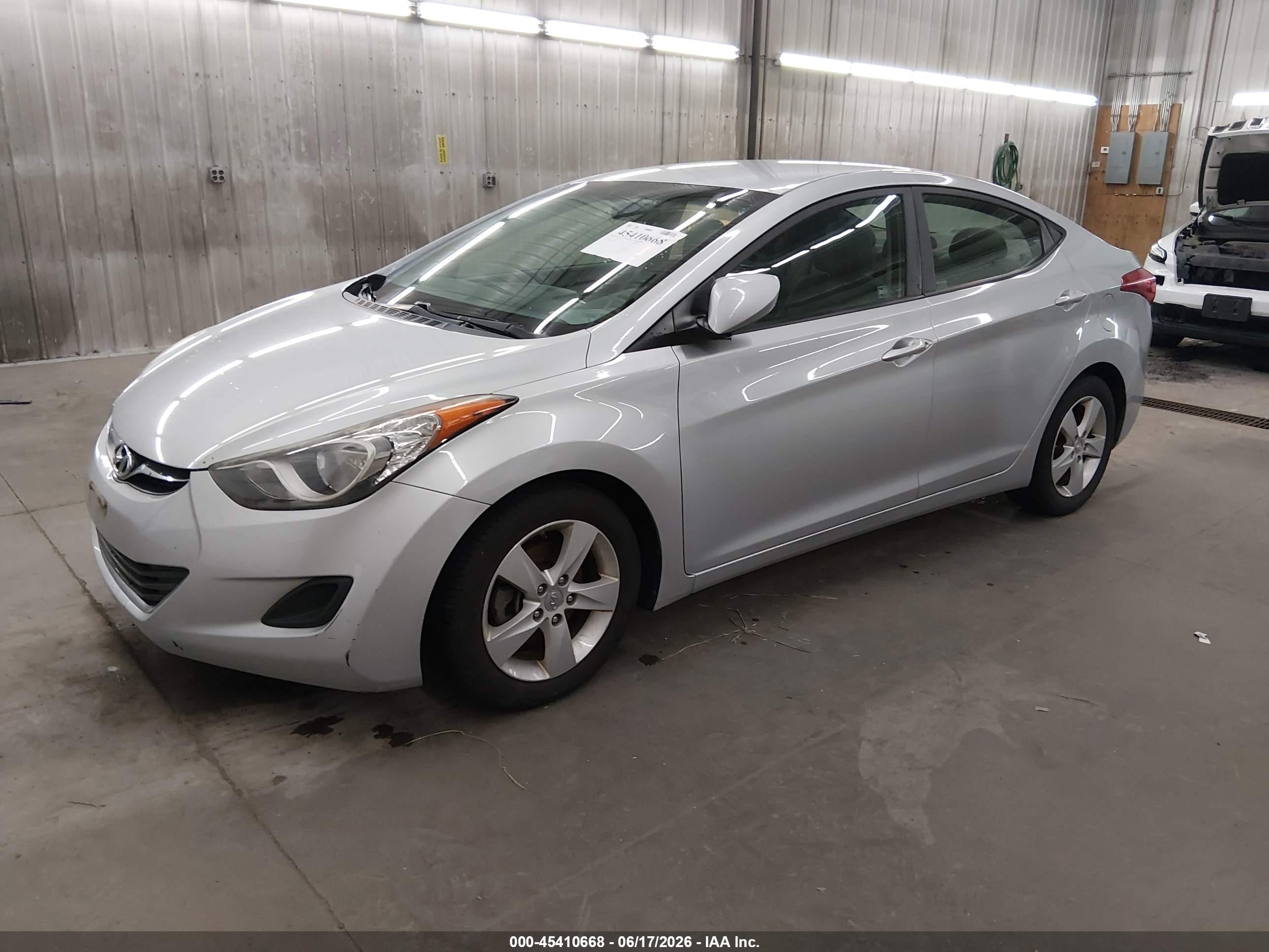 2013 Hyundai Elantra Gls Серебряный vin: 5NPDH4AE1DH320125