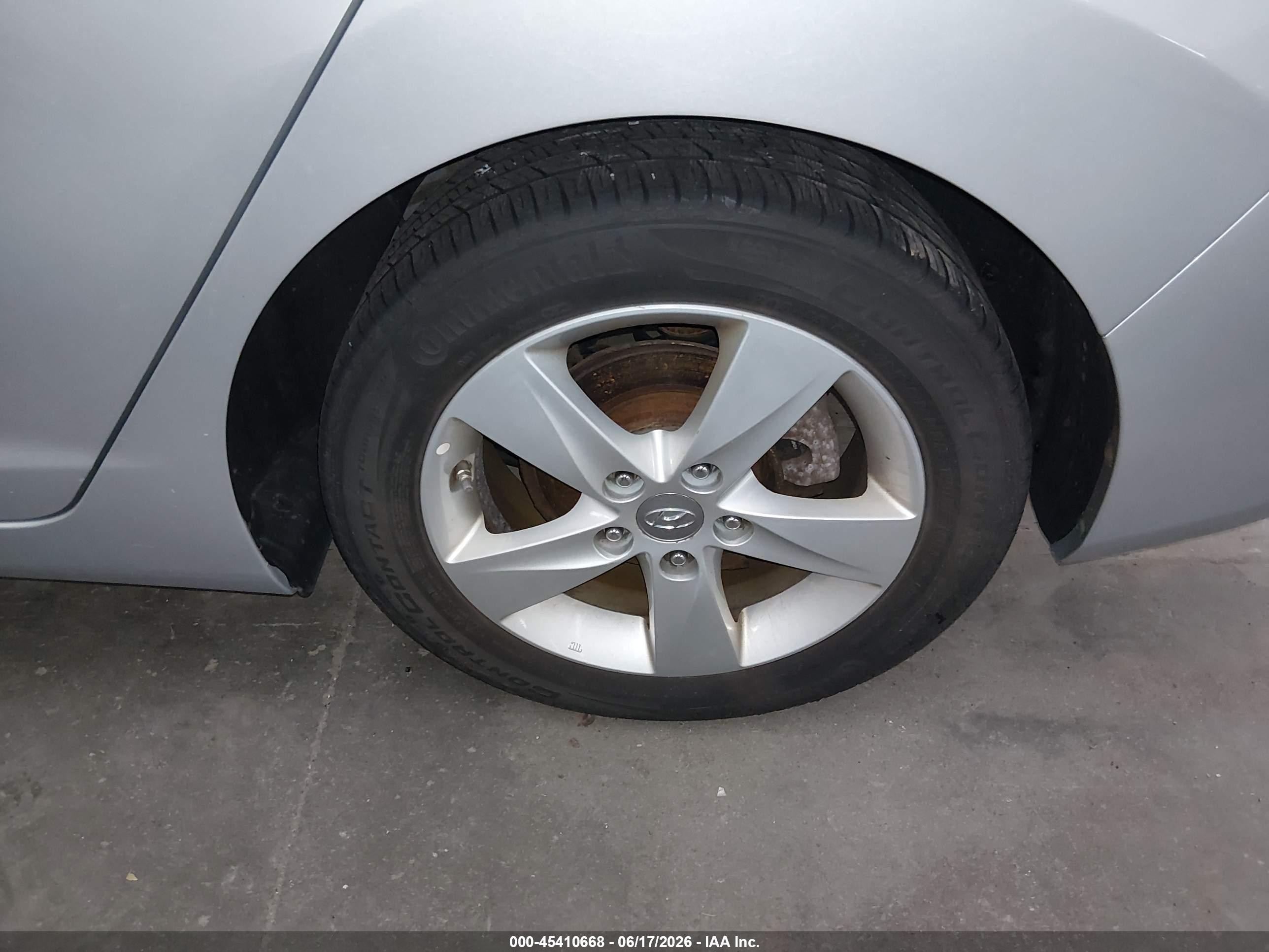 2013 Hyundai Elantra Gls Серебряный vin: 5NPDH4AE1DH320125