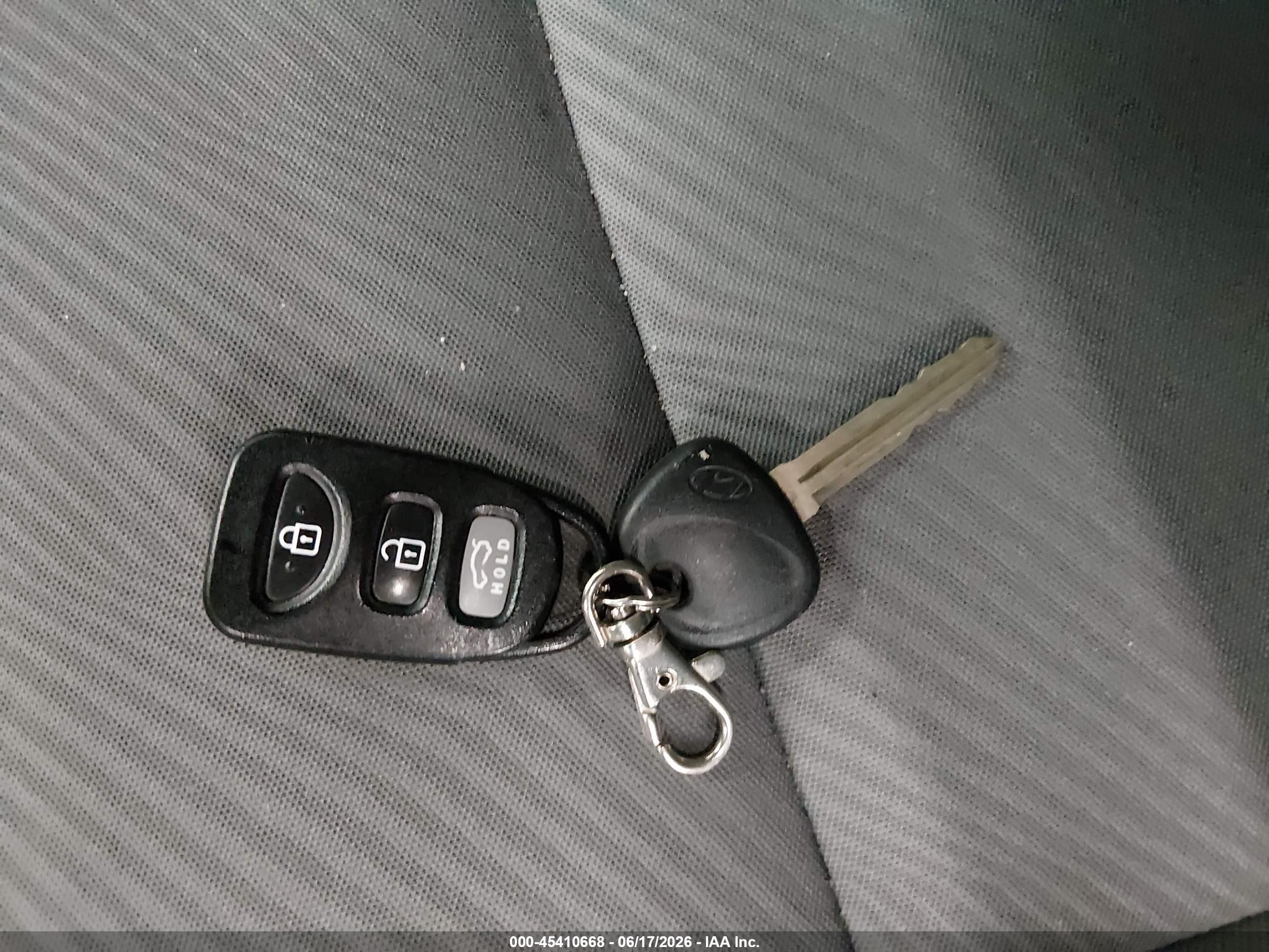 2013 Hyundai Elantra Gls Серебряный vin: 5NPDH4AE1DH320125