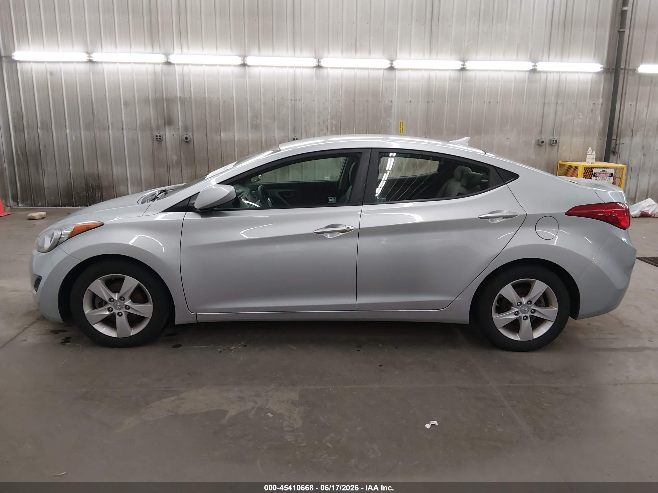 2013 Hyundai Elantra Gls Серебряный vin: 5NPDH4AE1DH320125