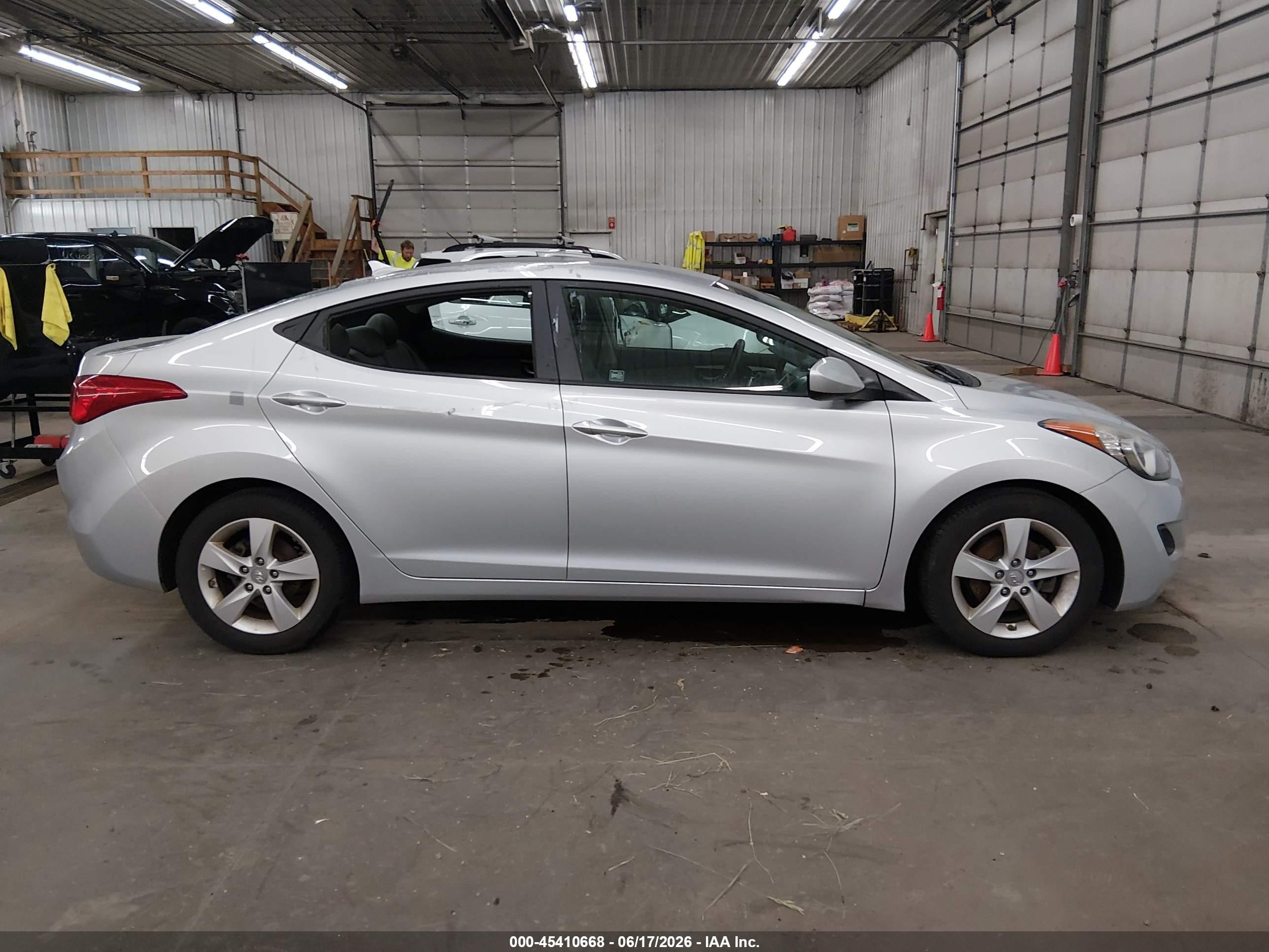2013 Hyundai Elantra Gls Серебряный vin: 5NPDH4AE1DH320125
